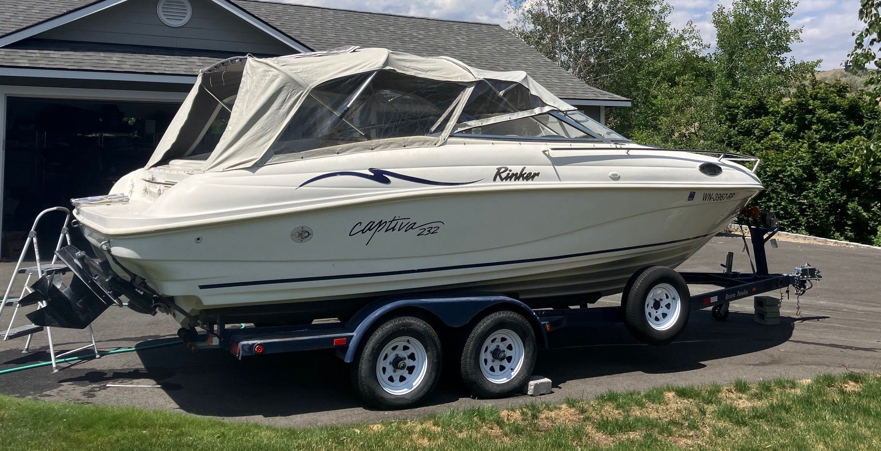 1999 Rinker Captiva 232 Cuddy - 3