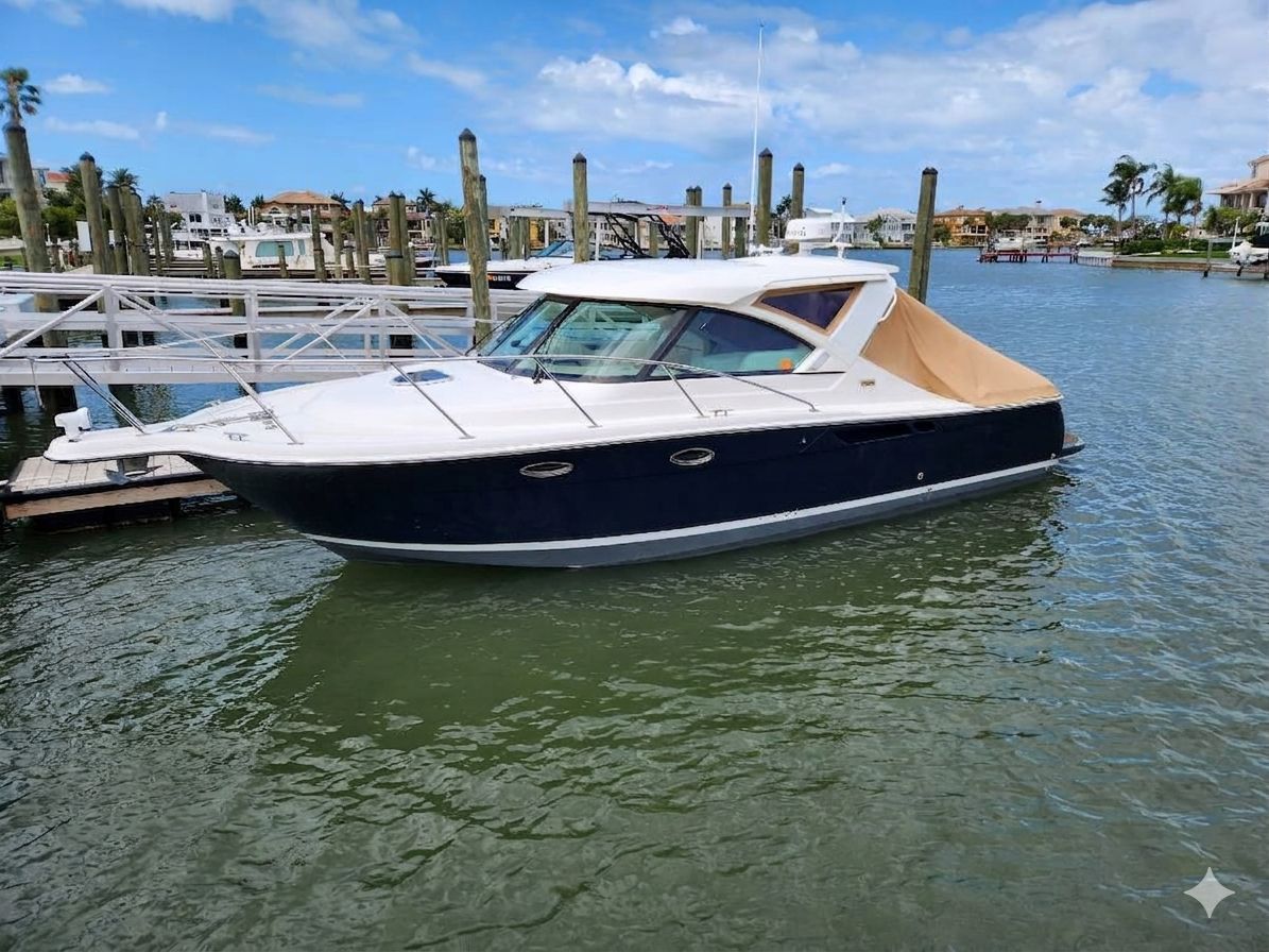 2014 Tiara Yachts 3100 Coronet
