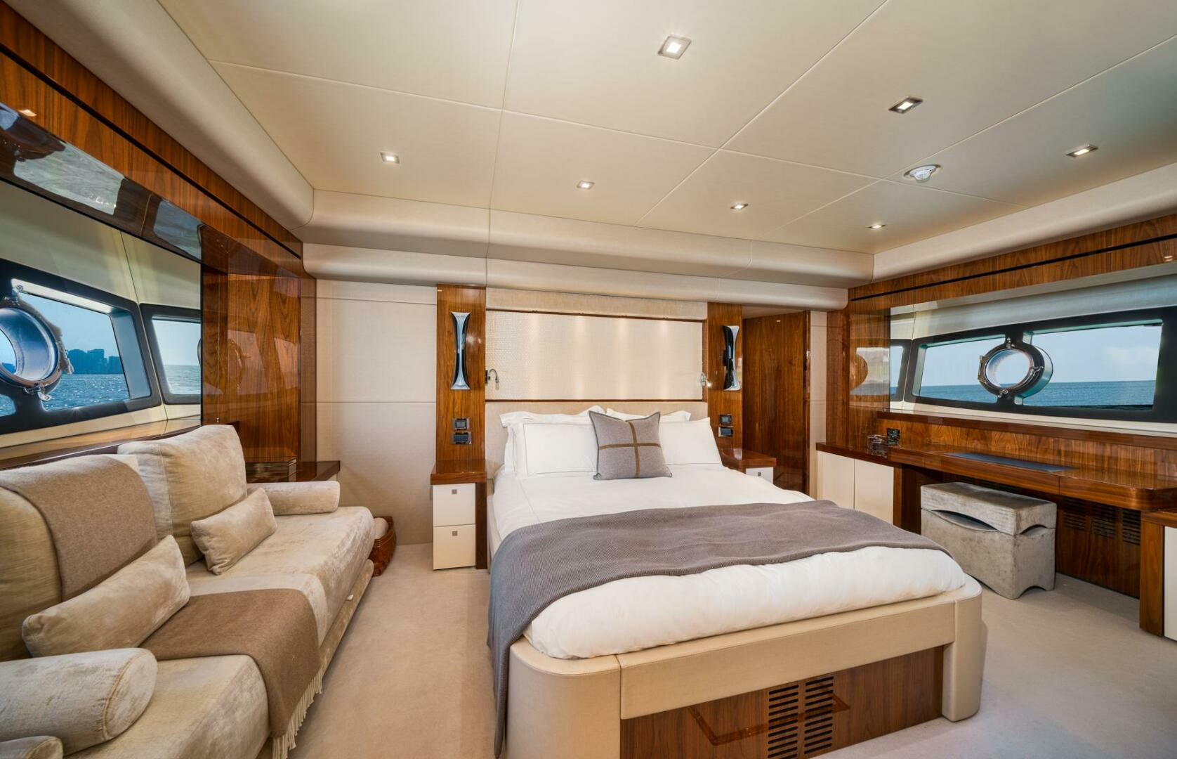 2015 Sunseeker 28 METER - Image 25
