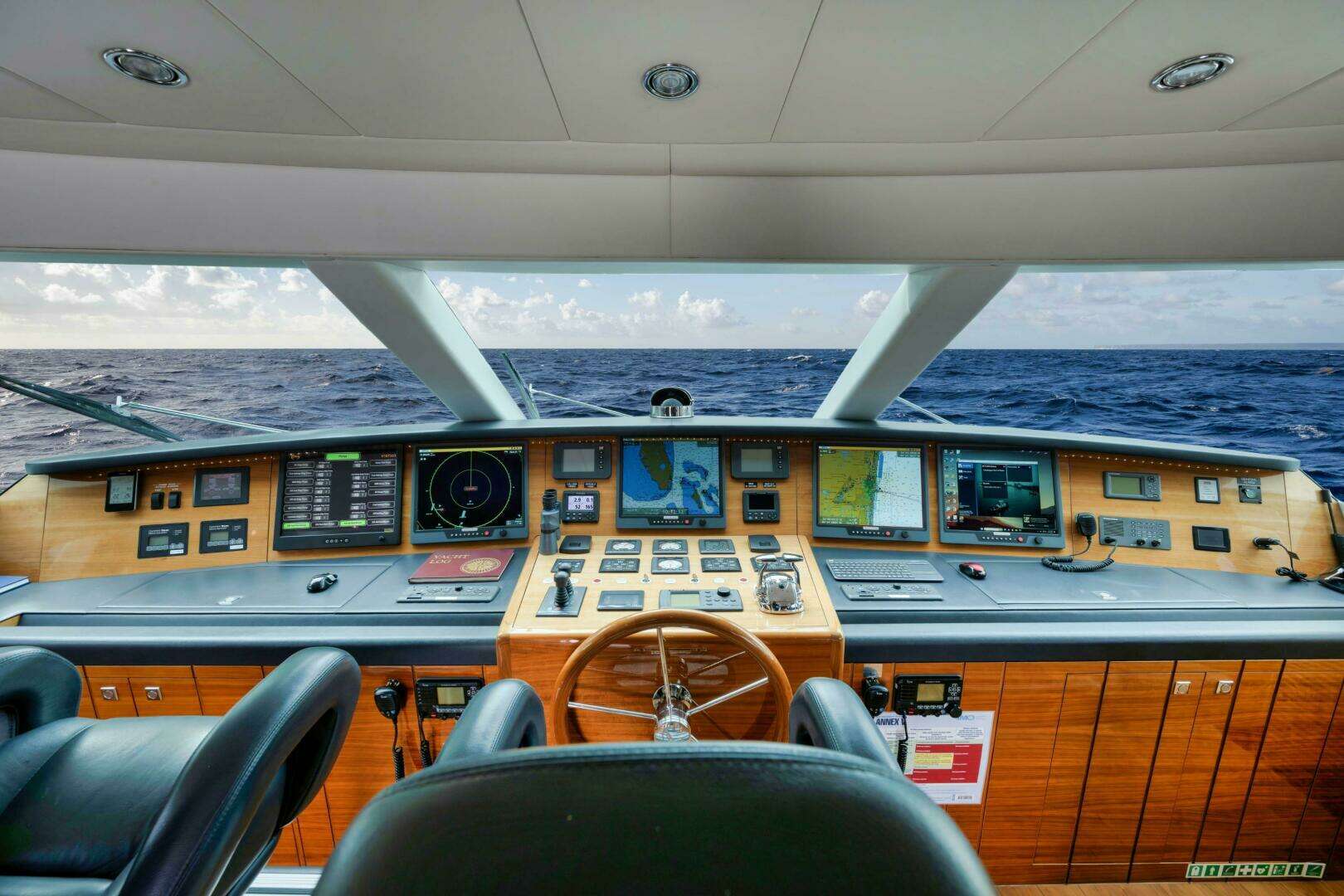 2012 Horizon P110 Tri-Deck - Image 29