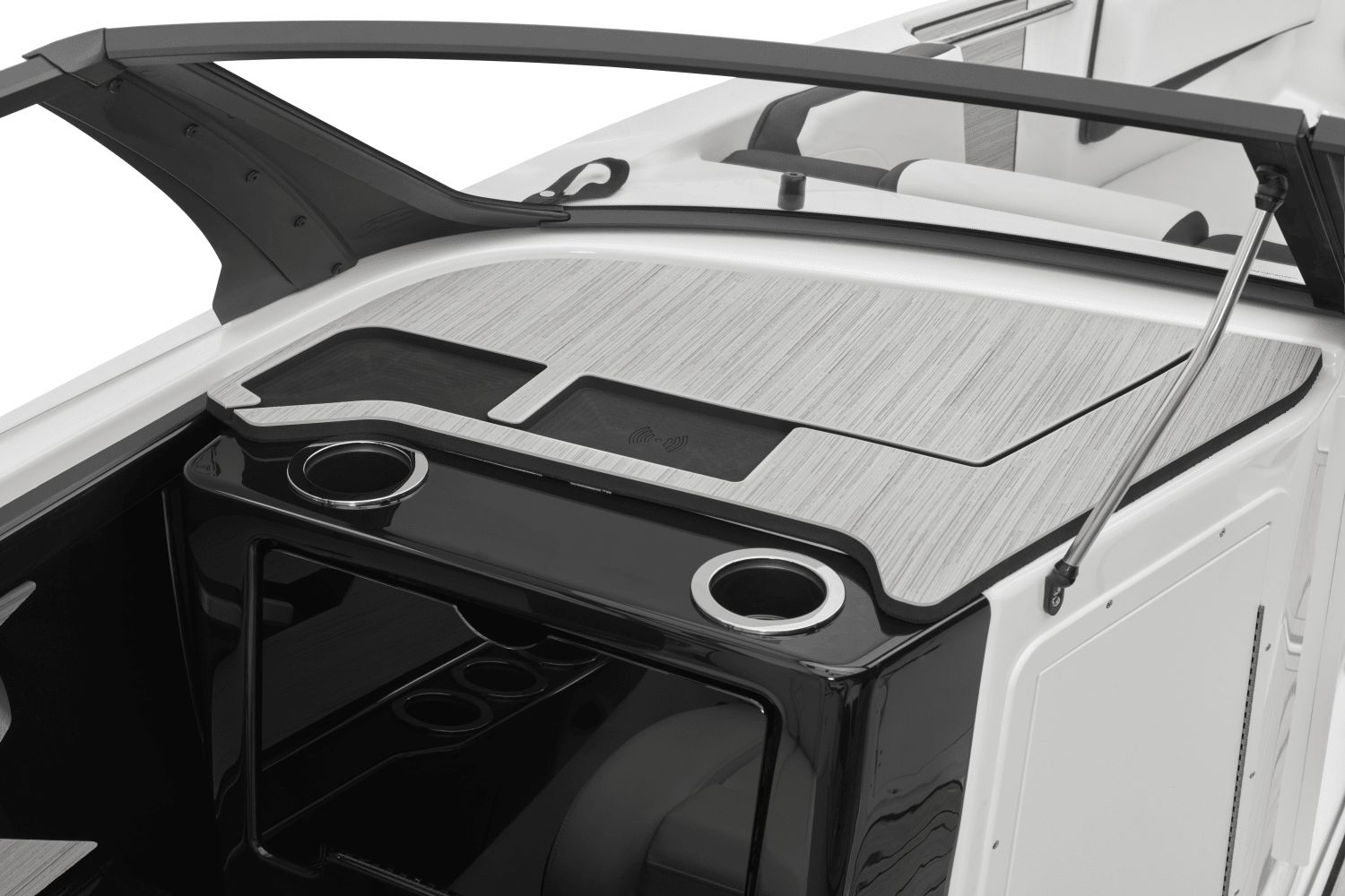 Yamaha Boats 222SD 2026: Sleek cockpit with modern controls and cup holders.