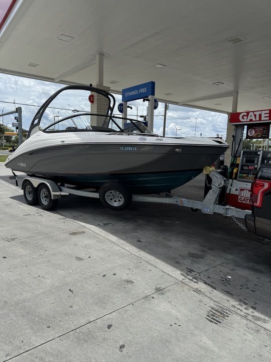 2022 Yamaha Boats 212SD