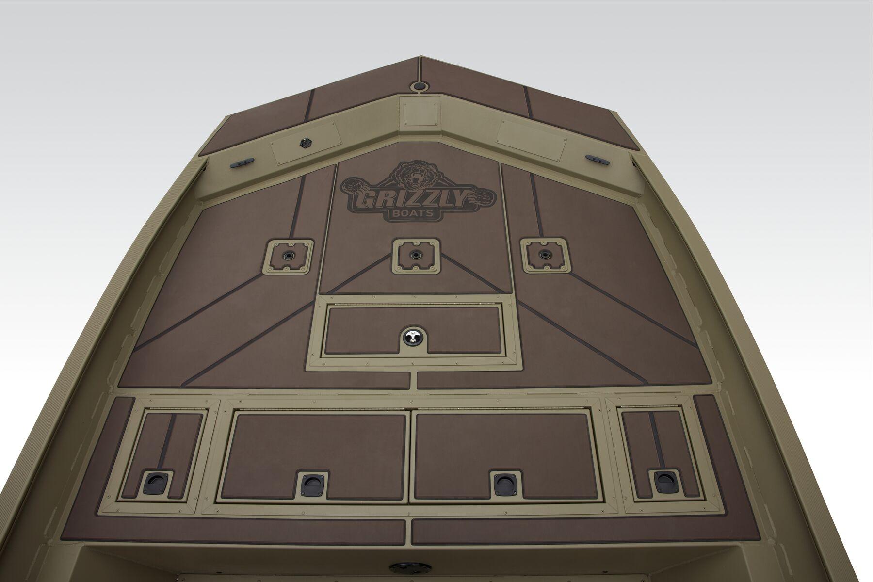 2026 Tracker Grizzly 2072 CC - 13