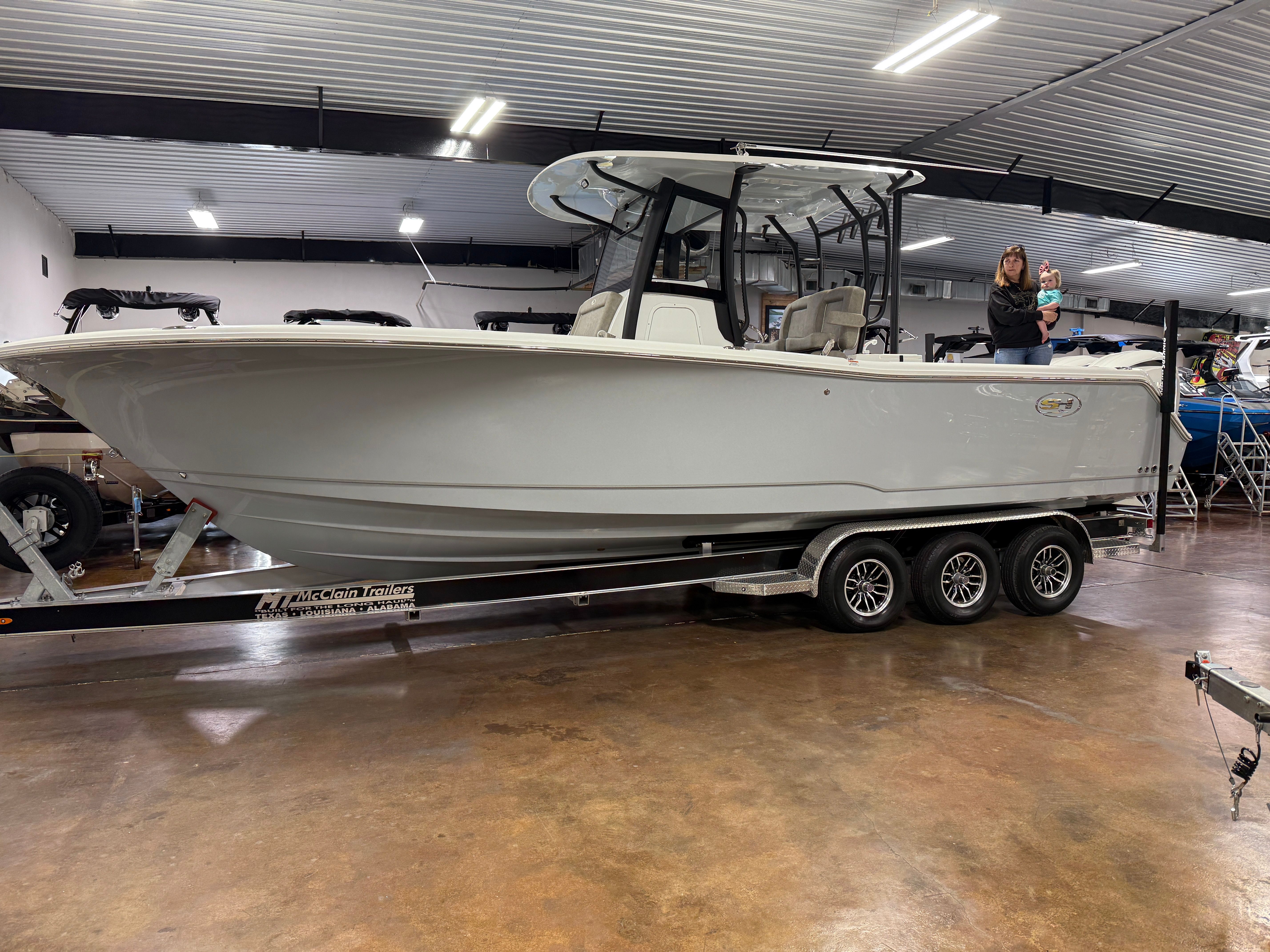 2025 Sea Hunt Gamefish 28 Coffin Box - 2