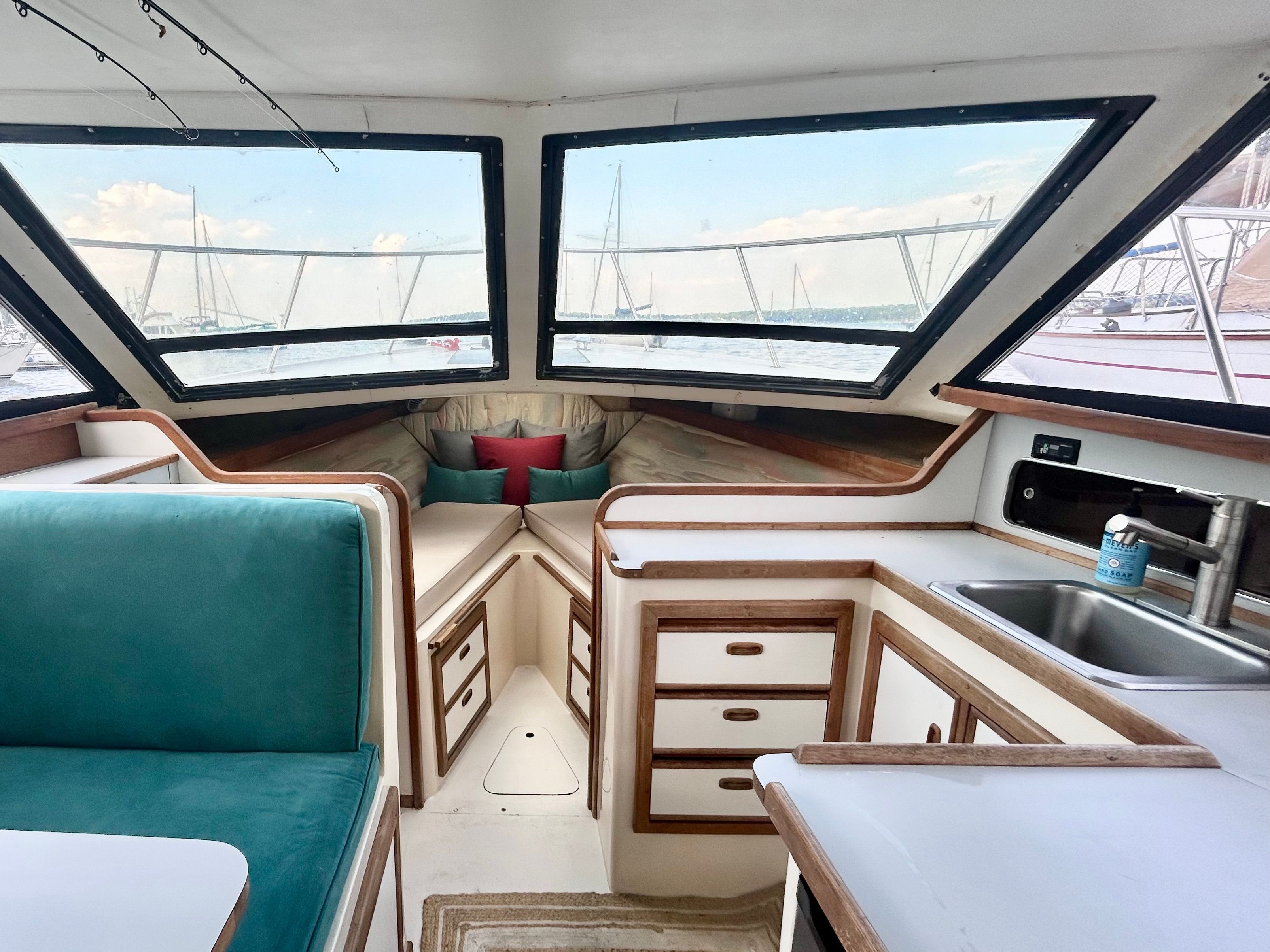 1987 Blackfin 32 Flybridge - 8
