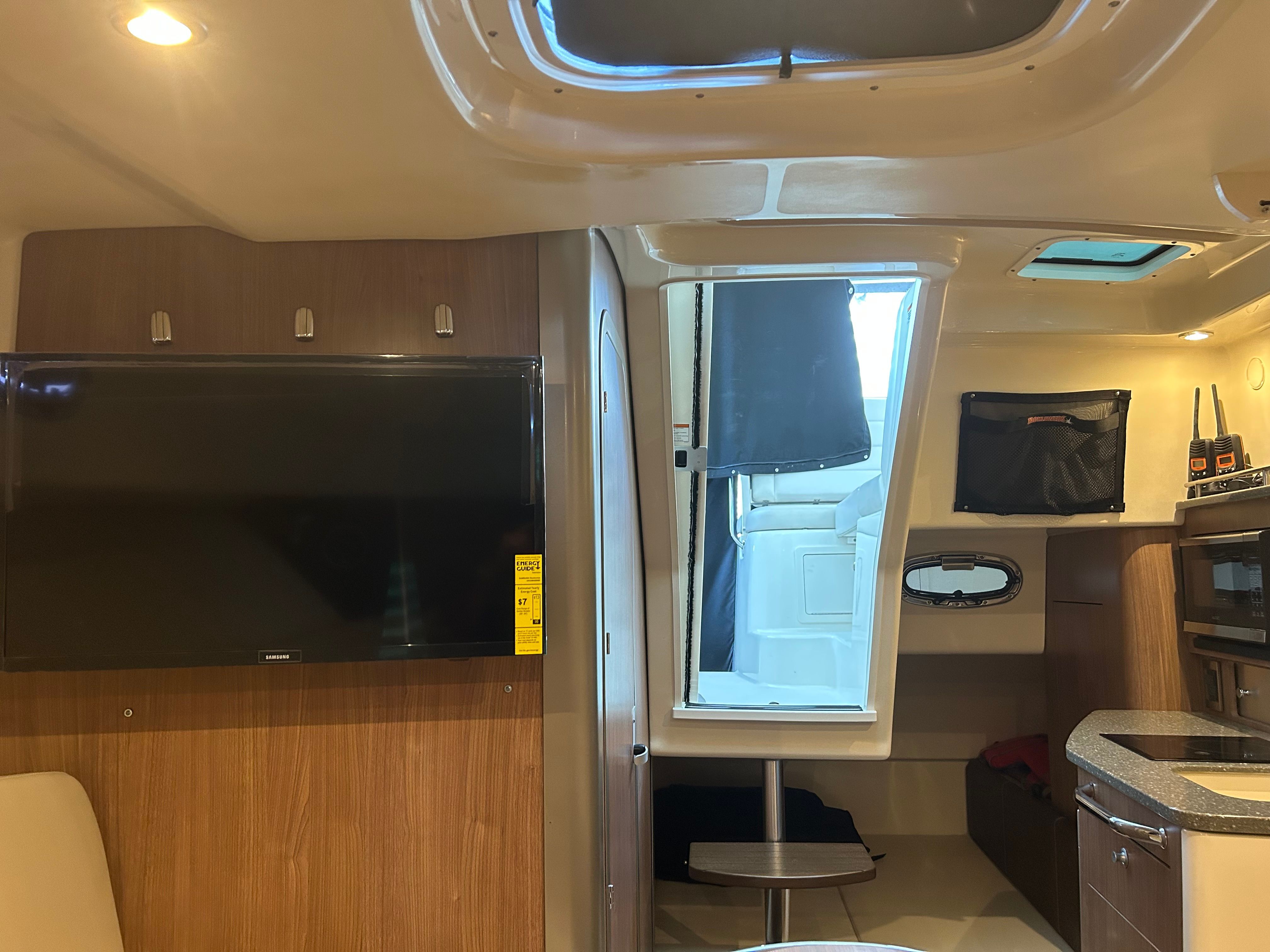 2019 Boston Whaler 315 Conquest Pilothouse - 8