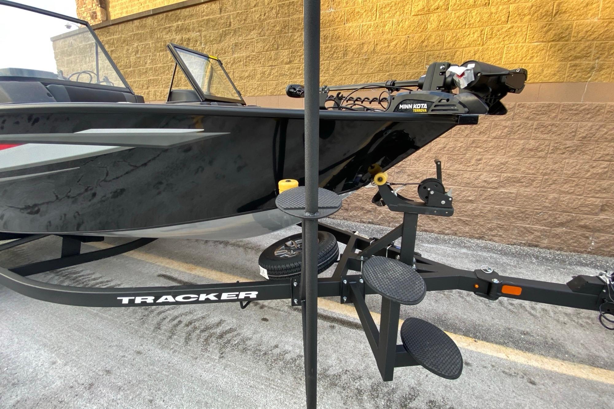 2026 Tracker Targa V-18 Combo boat on trailer, featuring Minn Kota trolling motor.