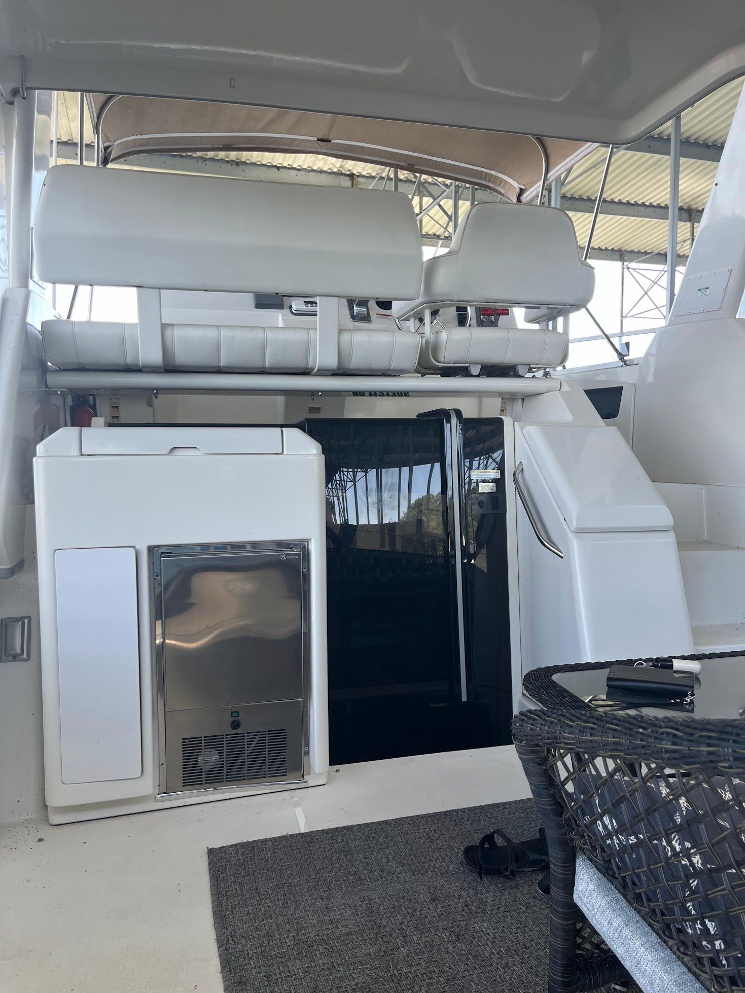 1998 Carver 355 Aft Cabin Motor Yacht - 19