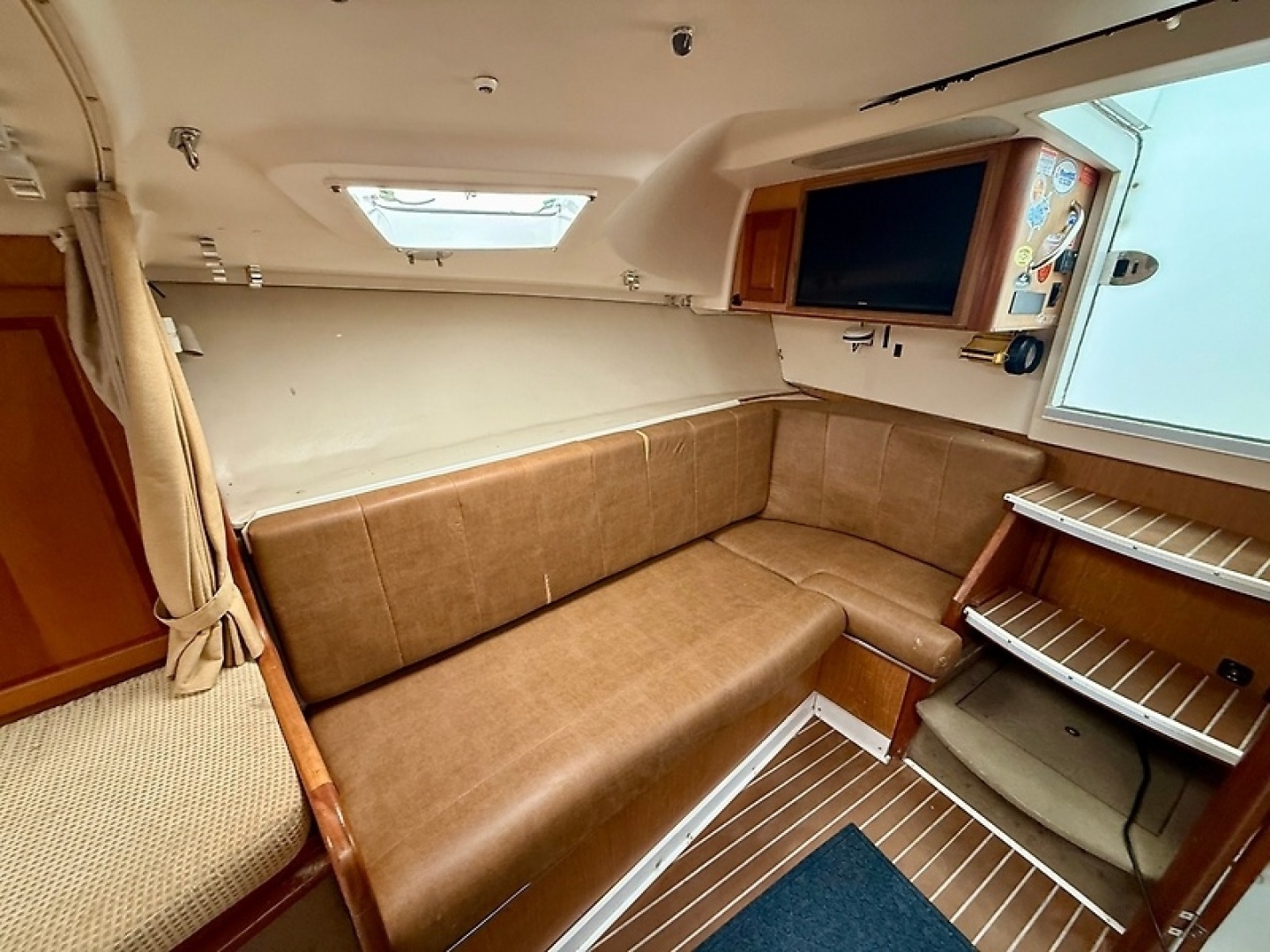 2005 Luhrs 32 Express - Image 23