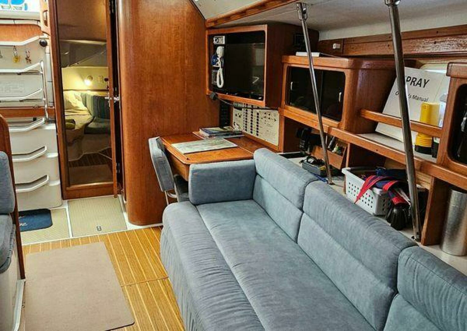 1995 Catalina 400 - Image 15