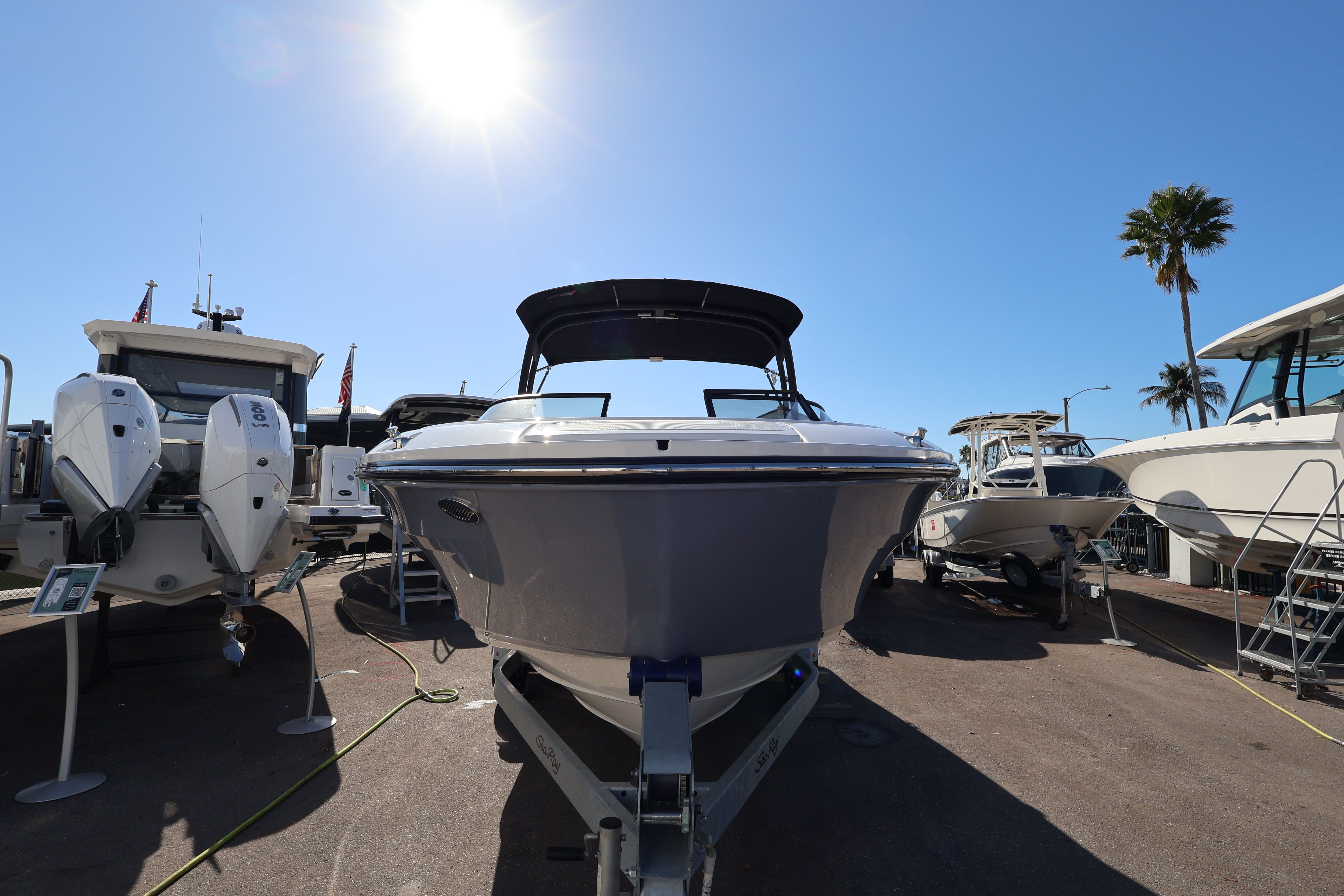 2026 Sea Ray SPX 210 Outboard - 3