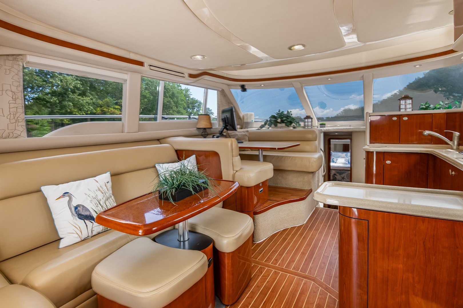 2004 Sea Ray 480 Sedan Bridge - Image 23