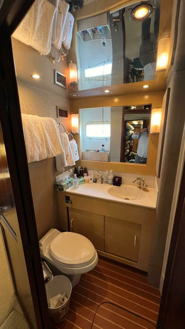1987 Hatteras Motoryacht - Image 29