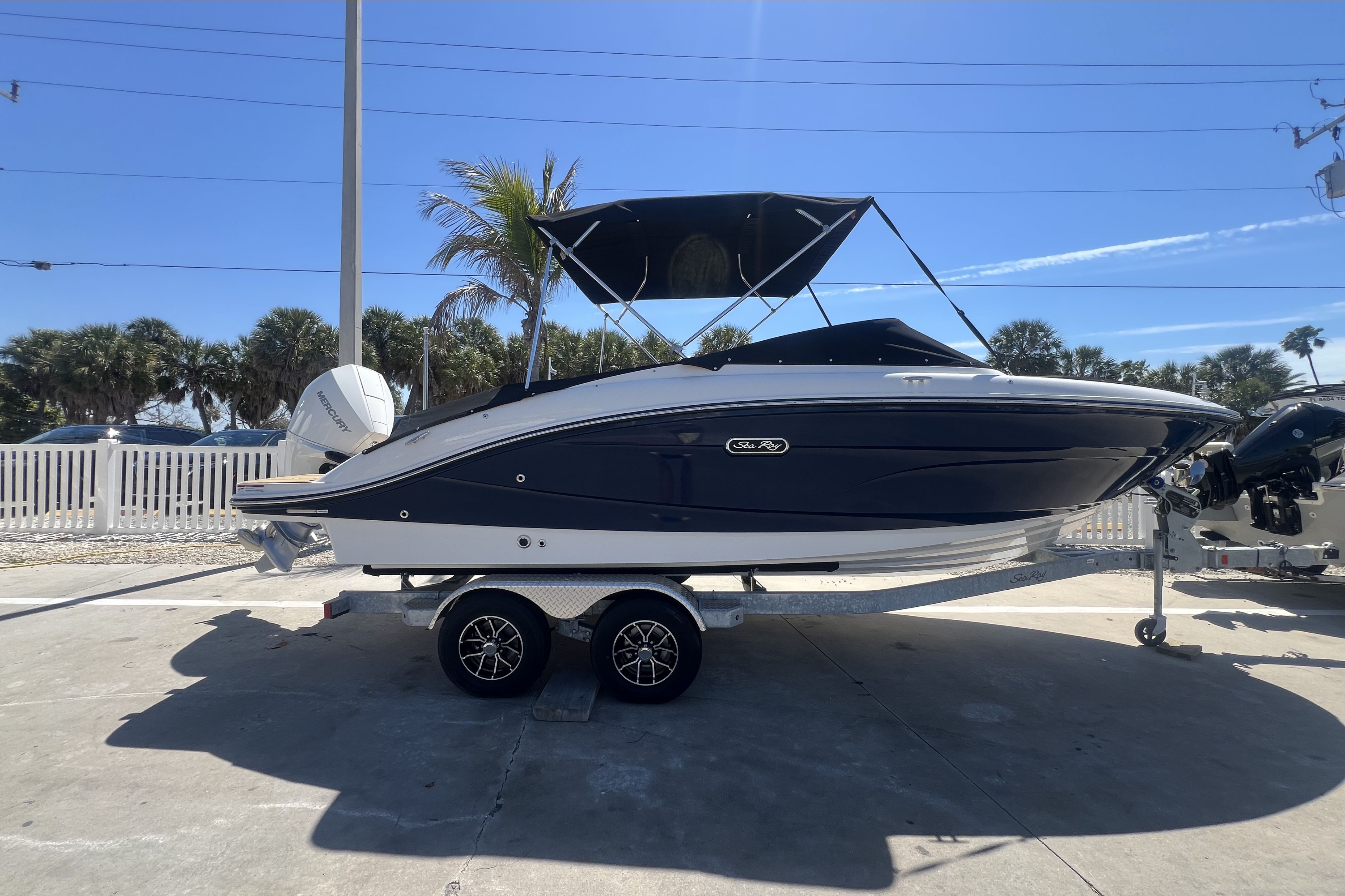 2026 Sea Ray SPX 210 Outboard