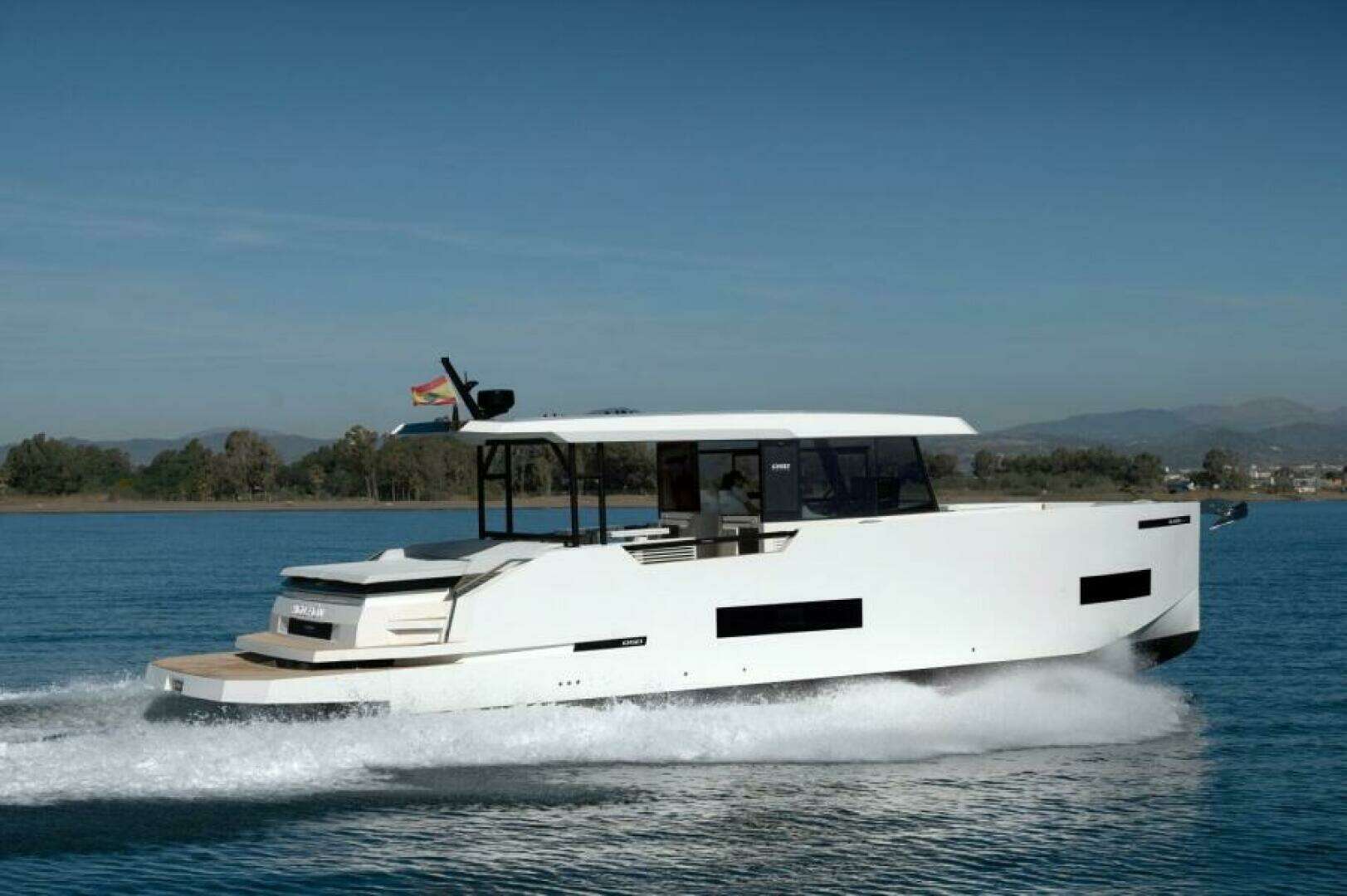 2026 De Antonio Yachts 50 Coupe - Image 8
