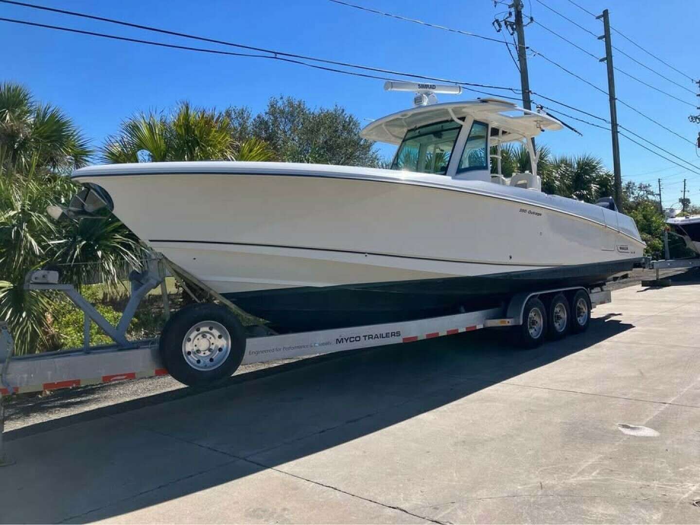 2016 Boston Whaler 350 Outrage - Image 2