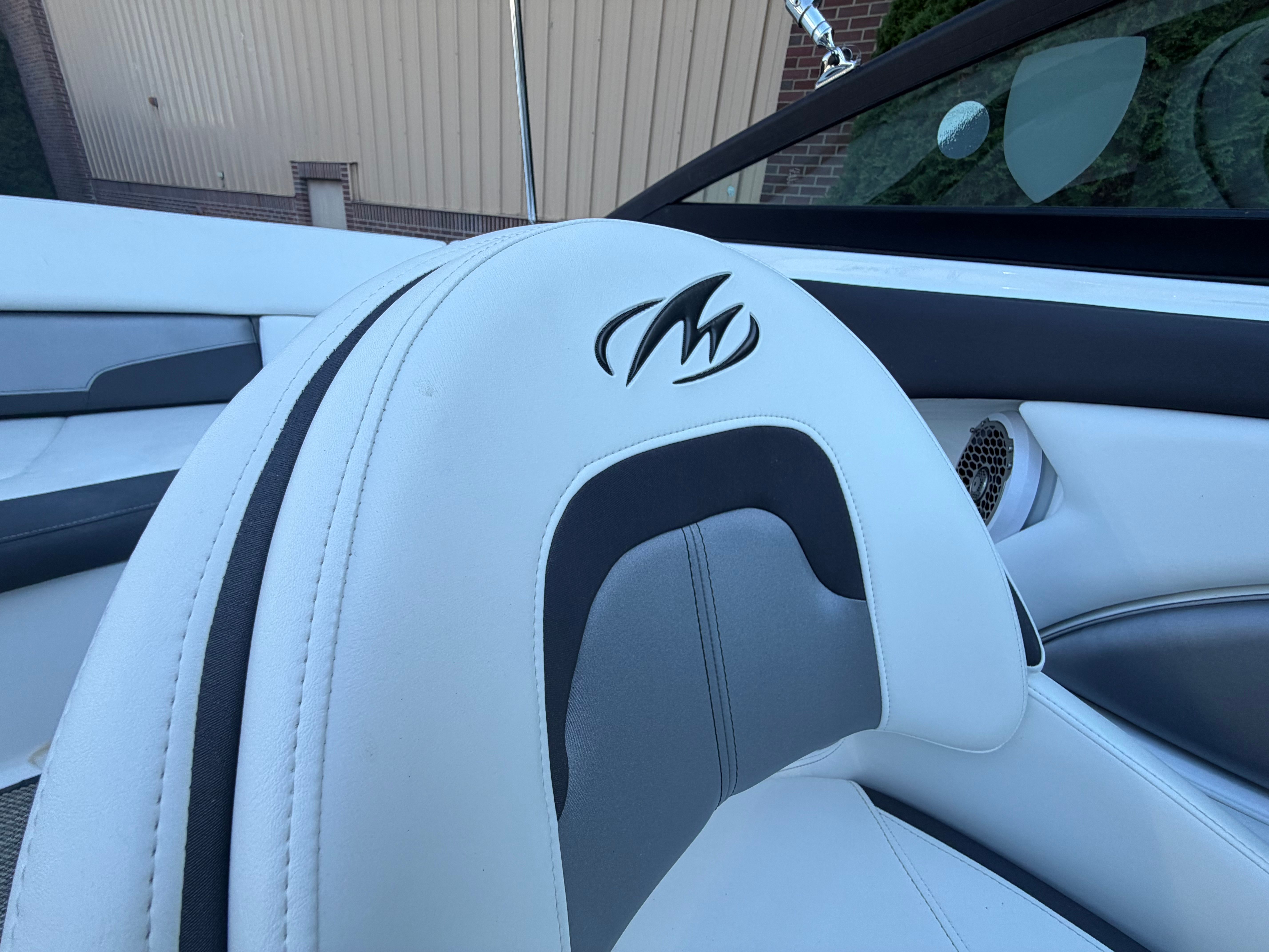 2019 Monterey 224FS - 45