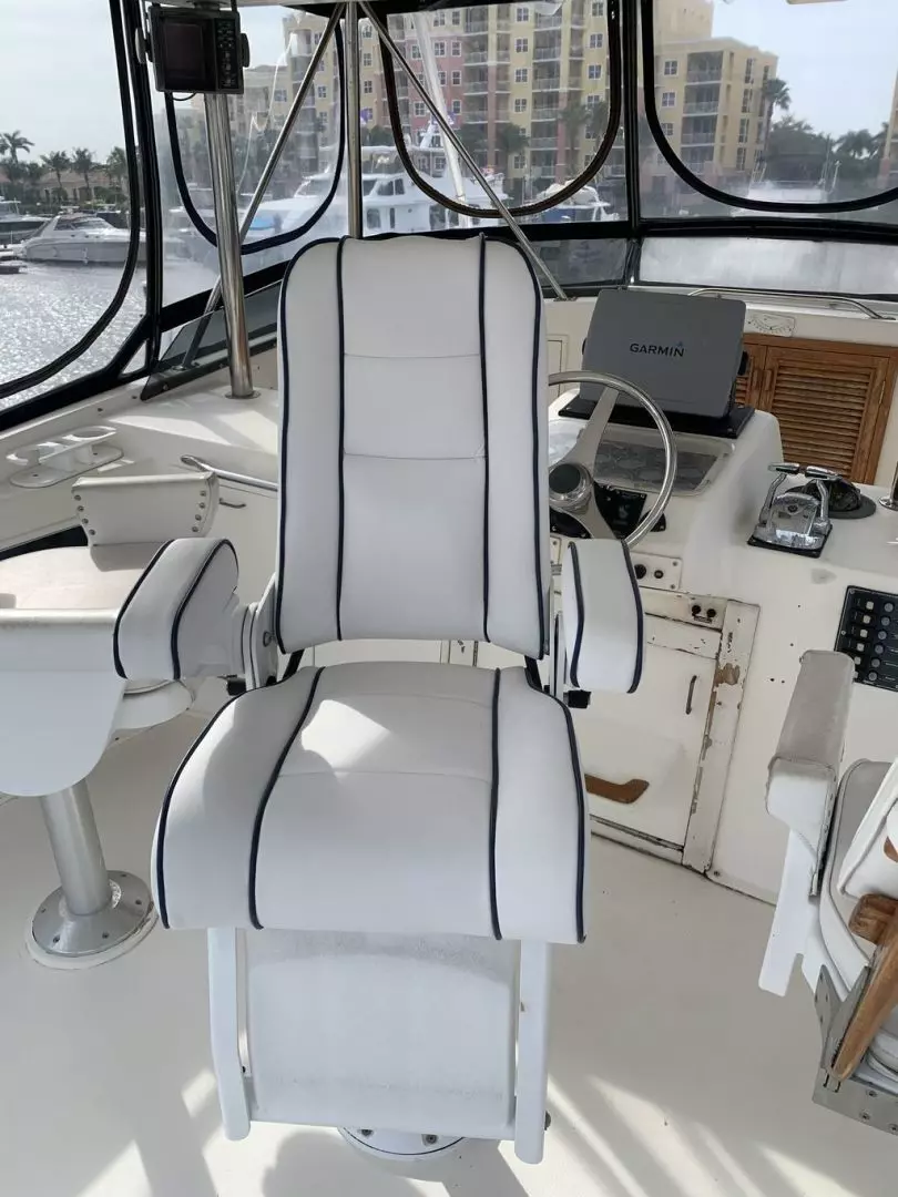 1985 Ocean Yachts Super Sport - Image 9