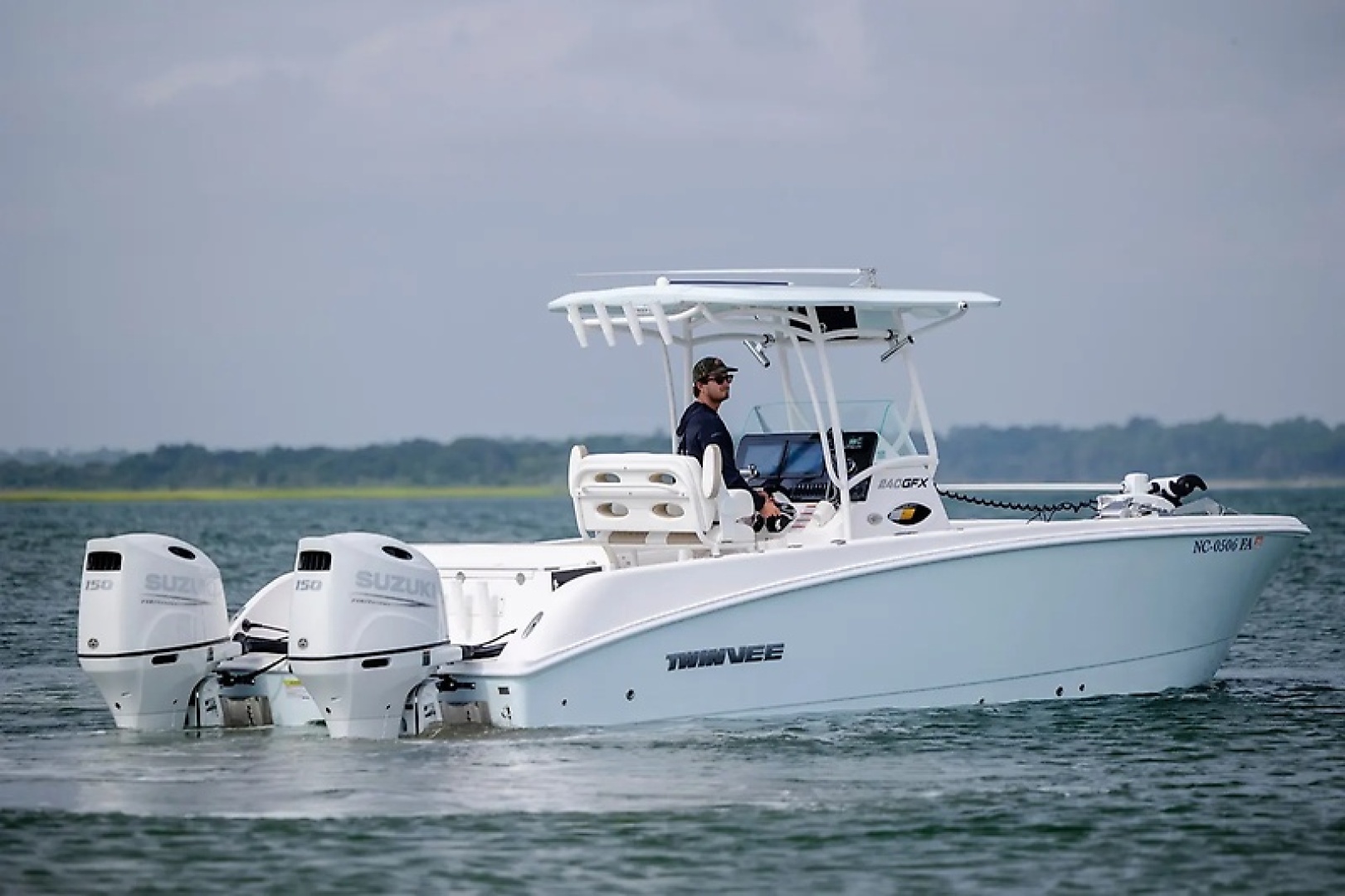 2023 Twin Vee 240 GFX - Image 6