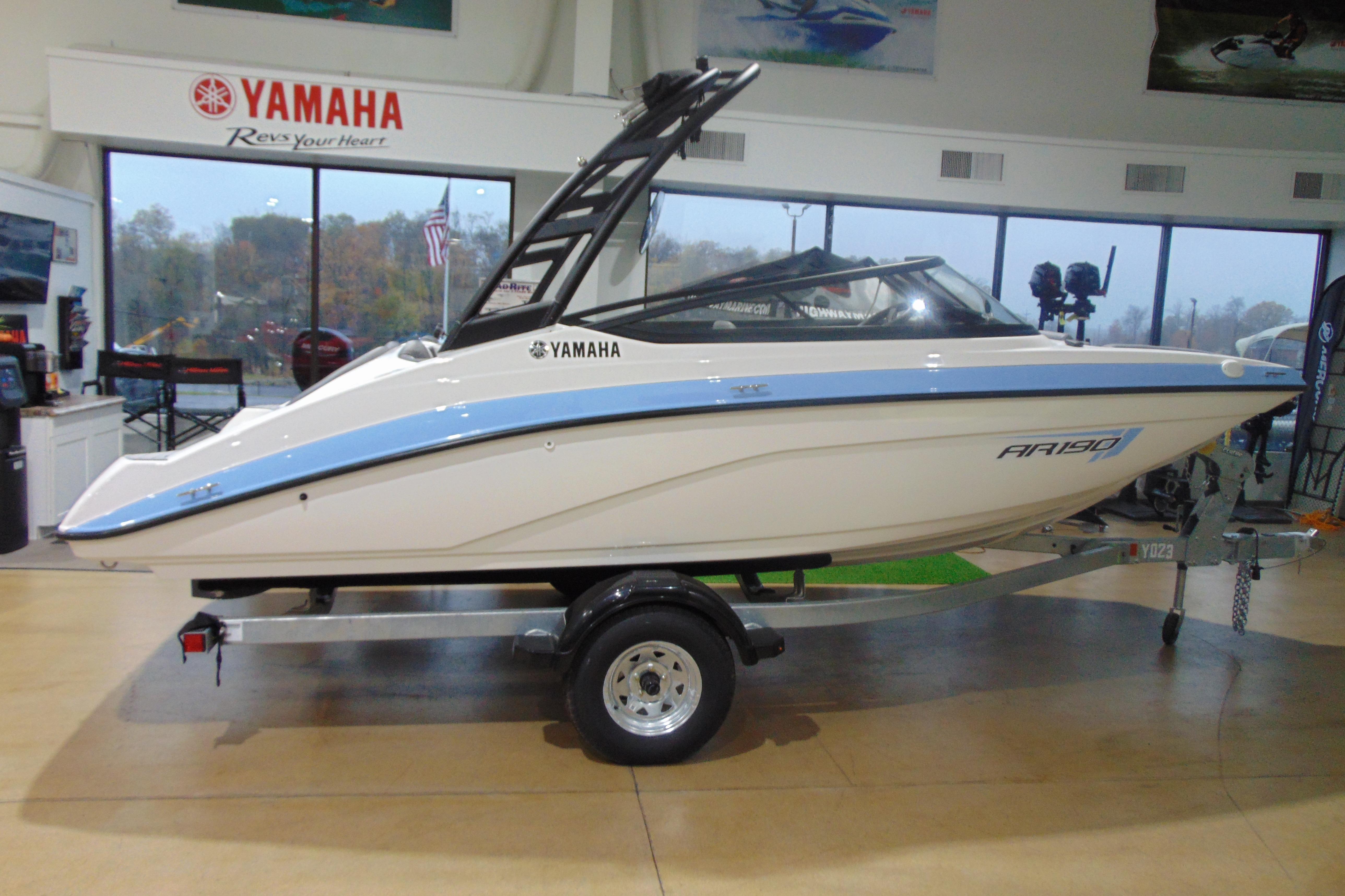 2026 Yamaha Boats AR190