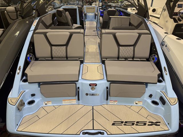 2025 Yamaha Boats 255XD - 4