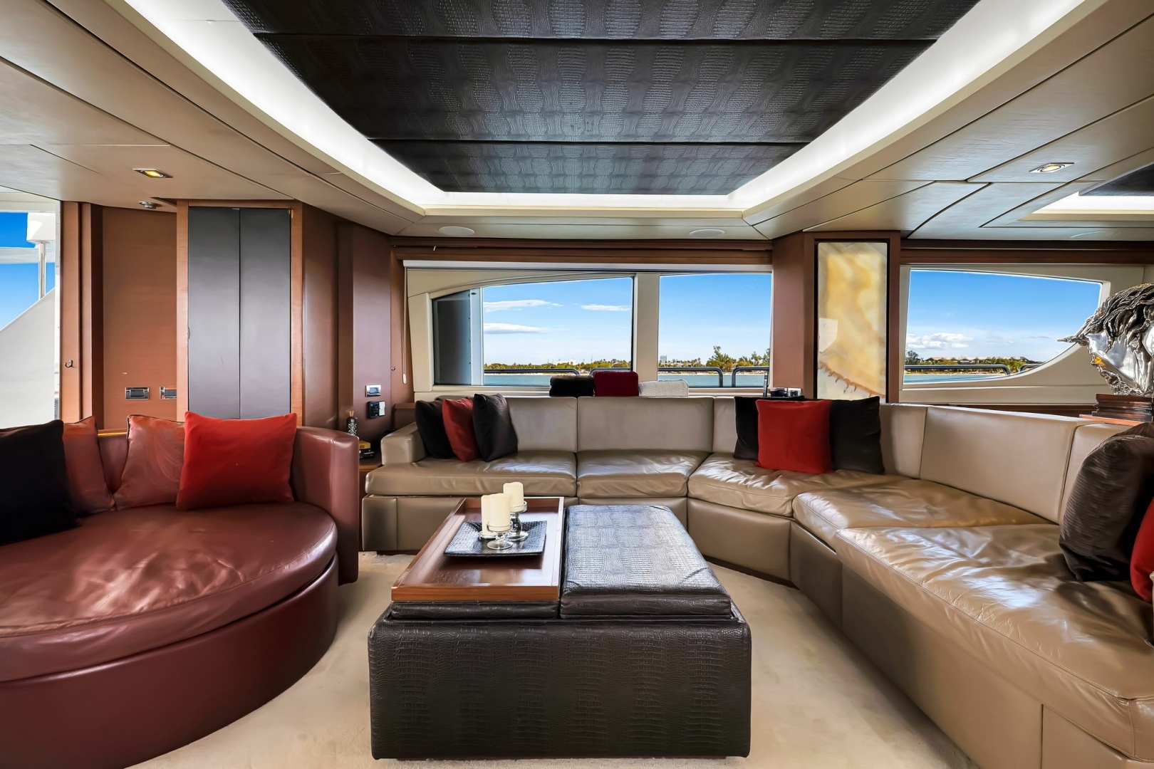 2005 Azimut 105 - Image 55