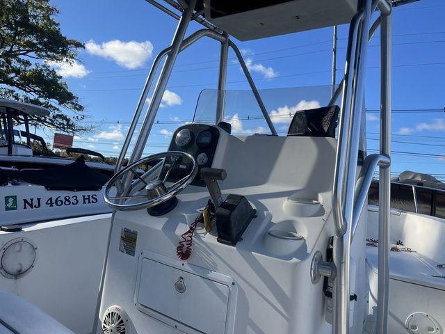 2005 Sea Hunt Triton 202 - 6