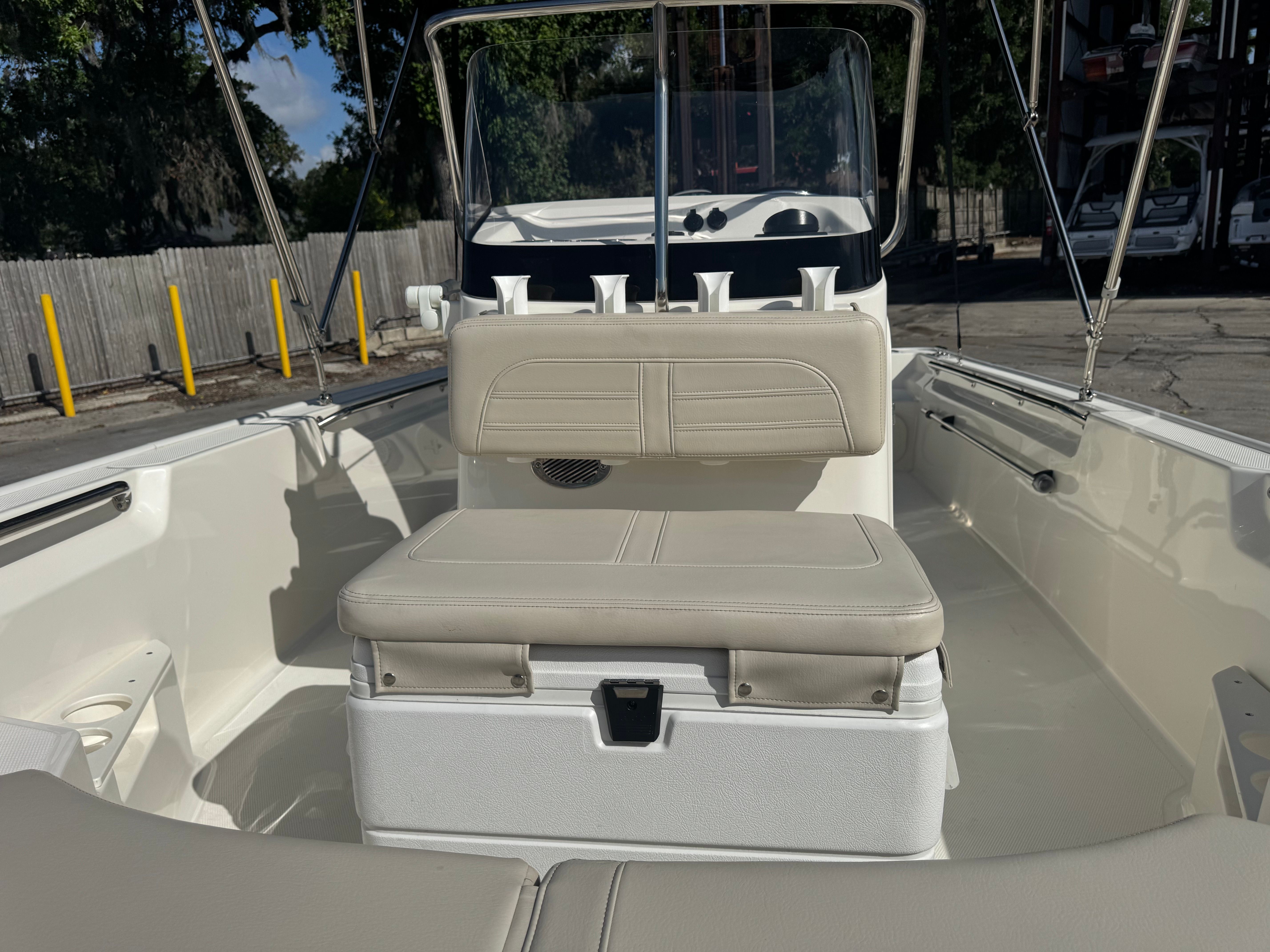 2023 Boston Whaler 170 Montauk - 7