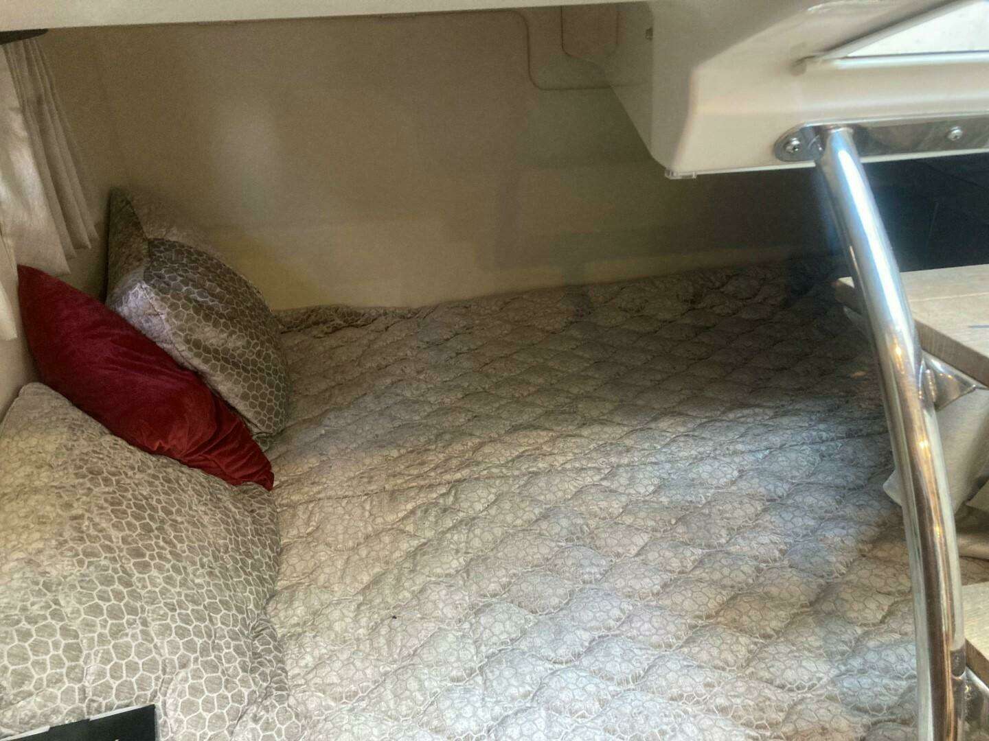 2015 Regal 28 Express - Image 33
