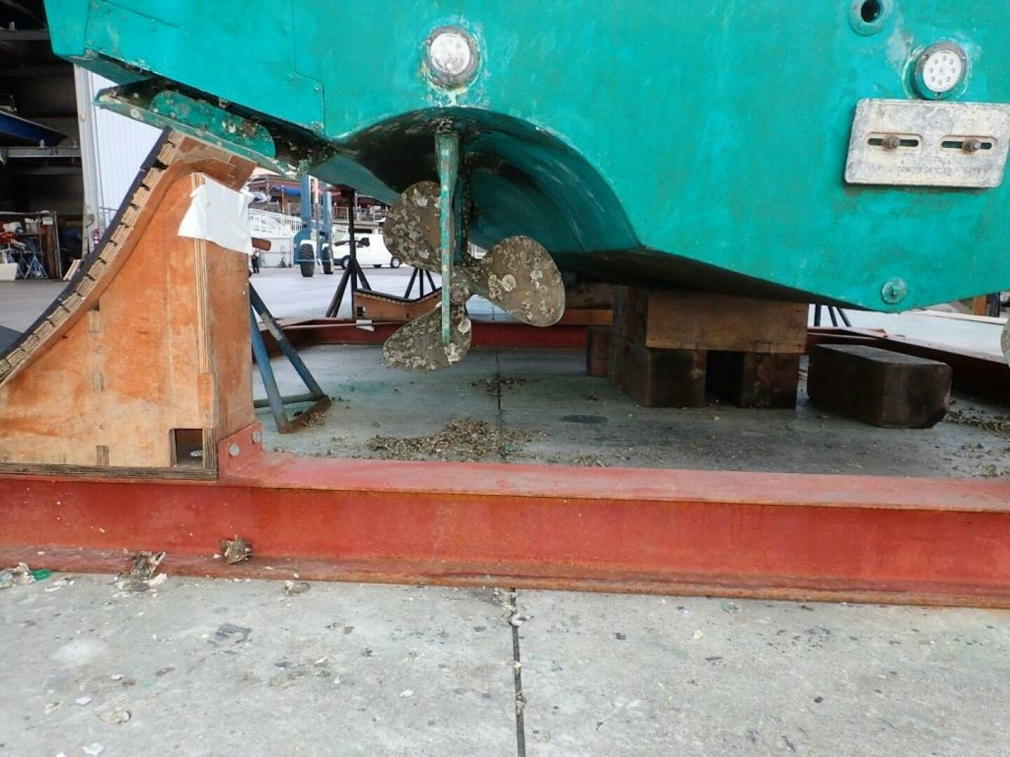 2000 Cabo 35 Express - Image 24