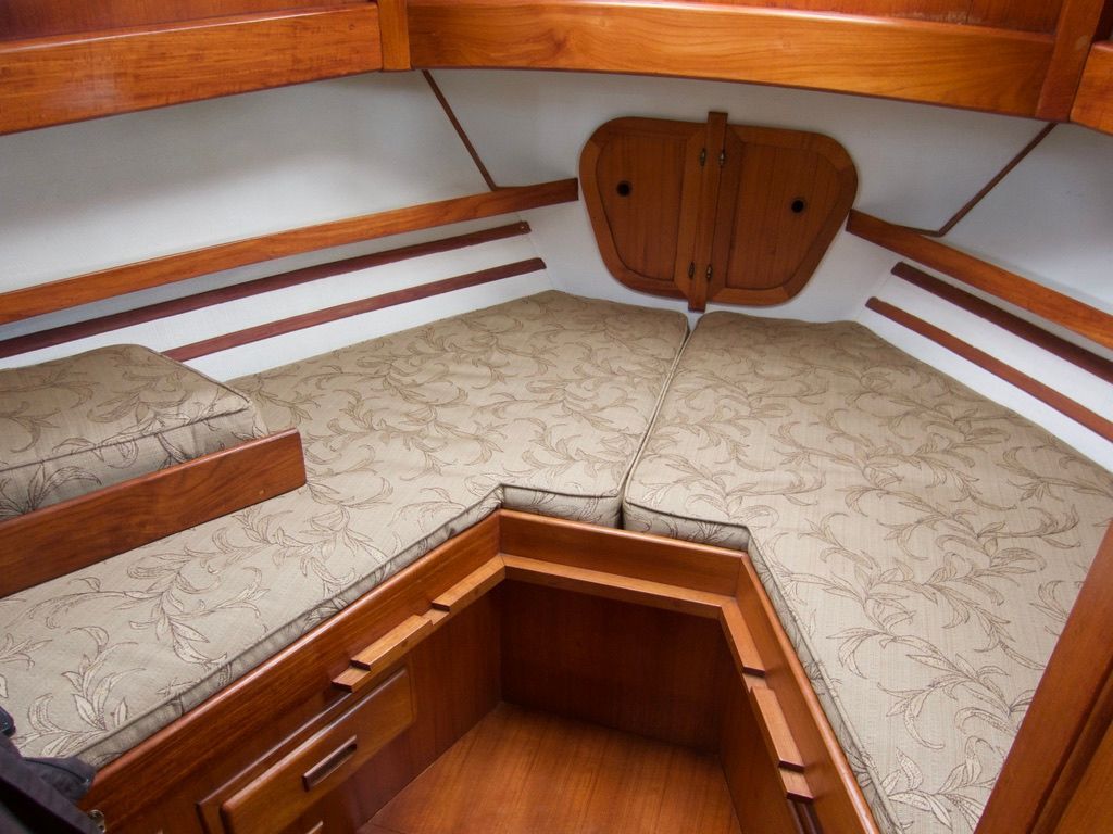 1976 CHB Trawler - 29