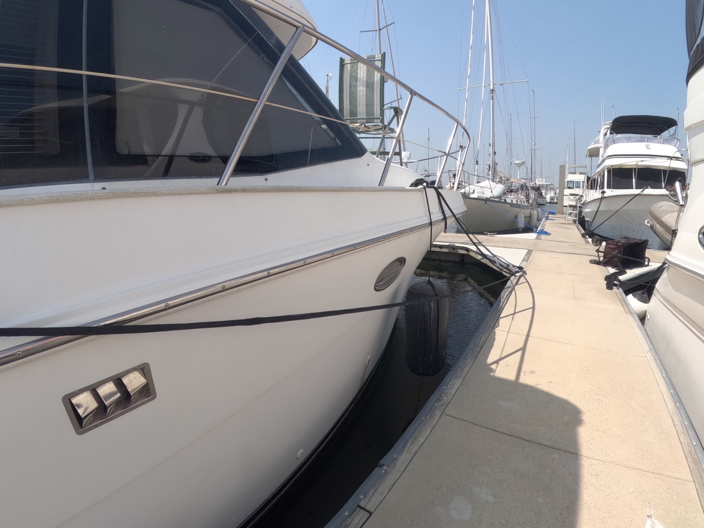 2000 Carver 406 Motor Yacht - Image 20
