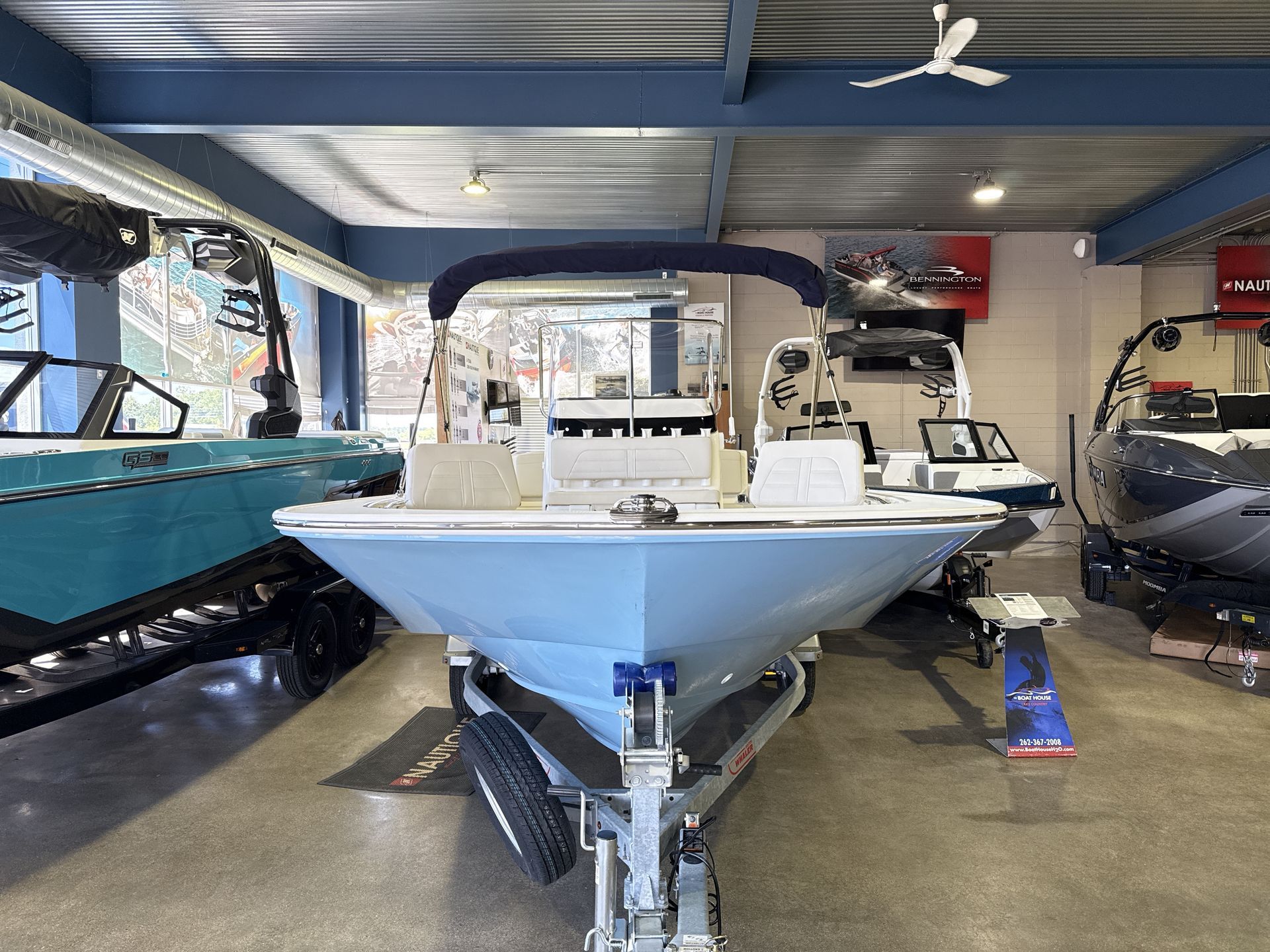 2026 Boston Whaler 210 Montauk - 2