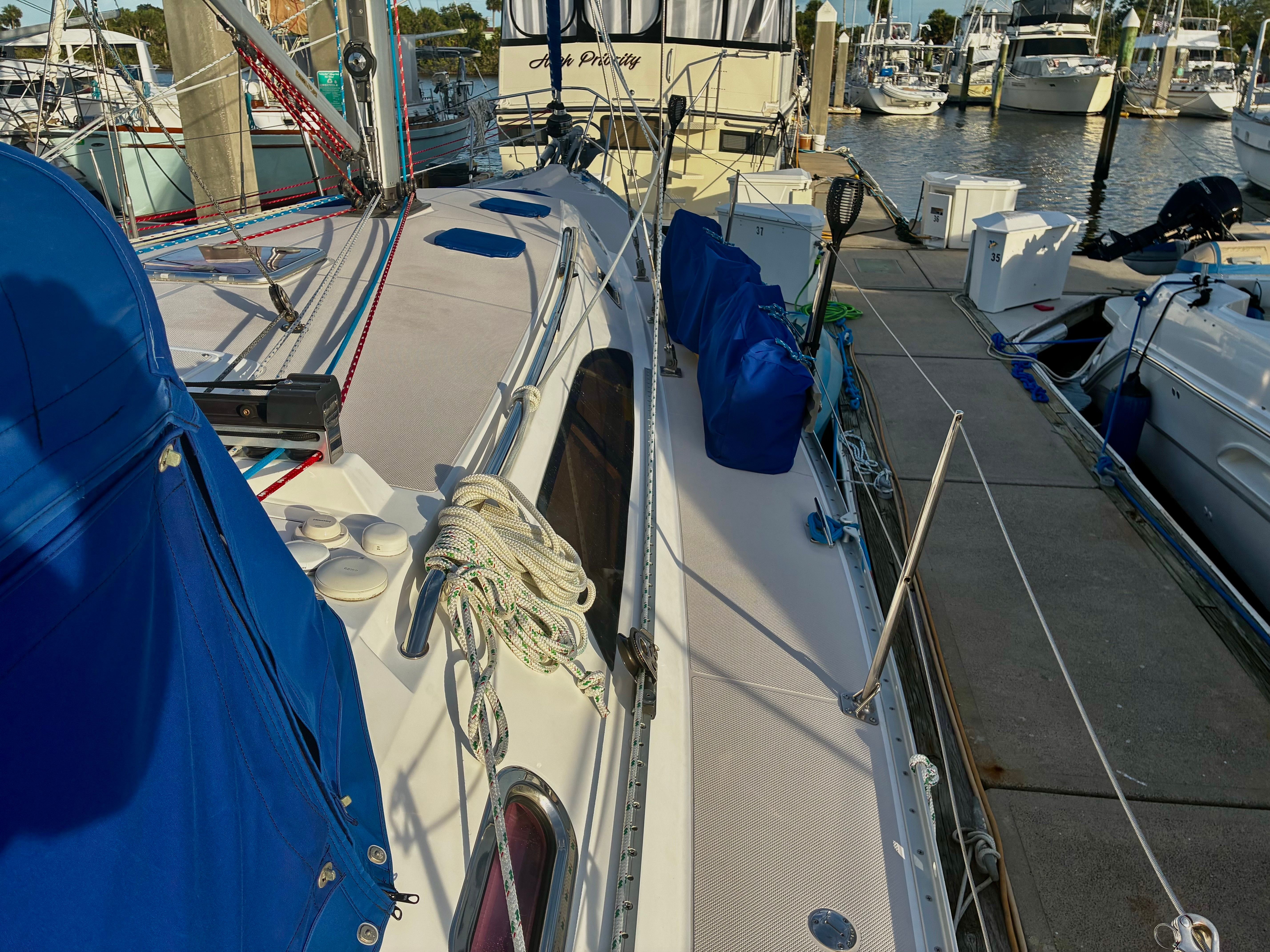 2011 Catalina 445 - 15