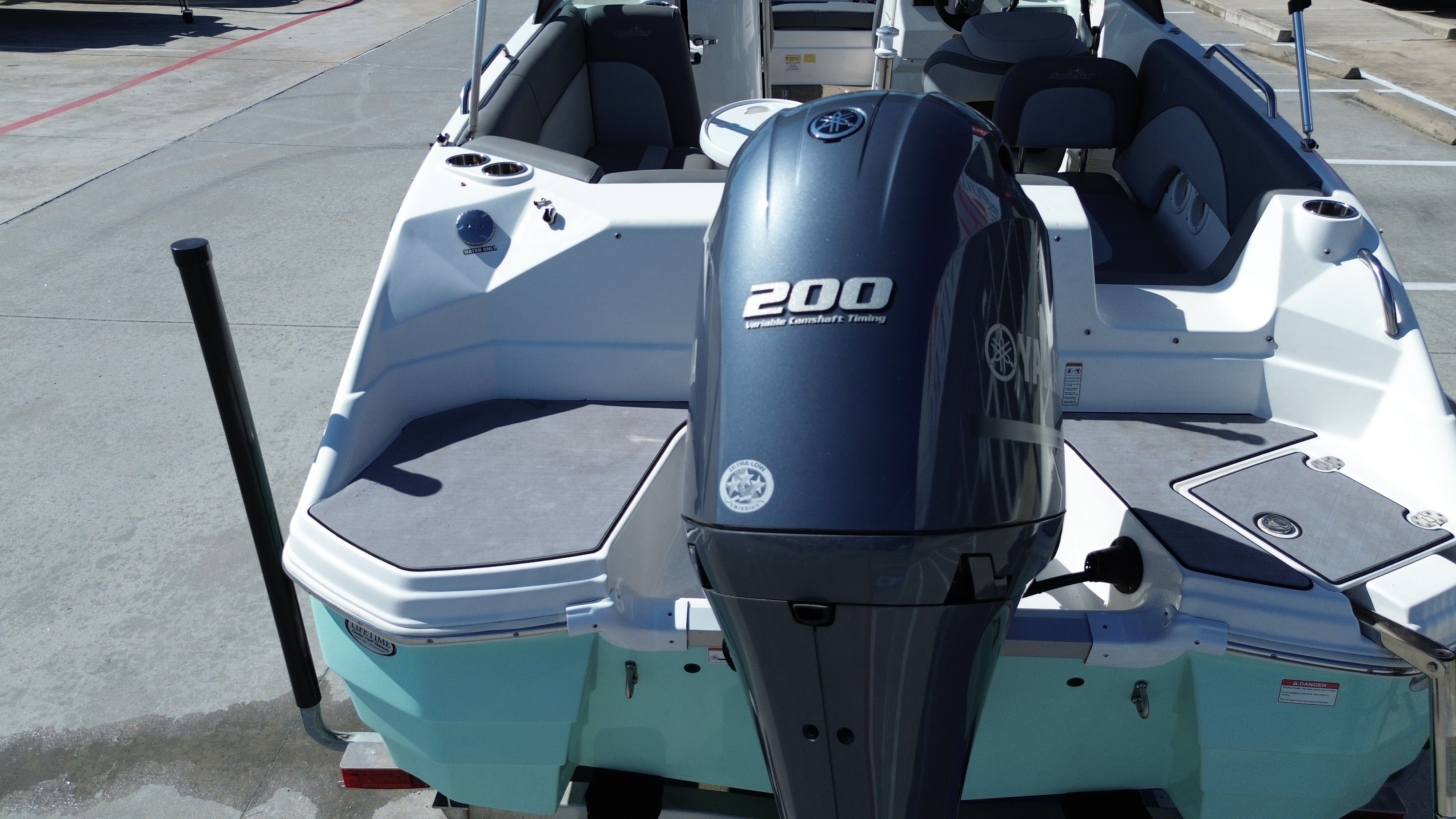 2023 NauticStar 223 DC - 18