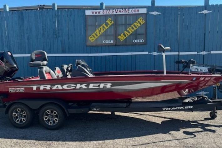 2025 Tracker Savage 215