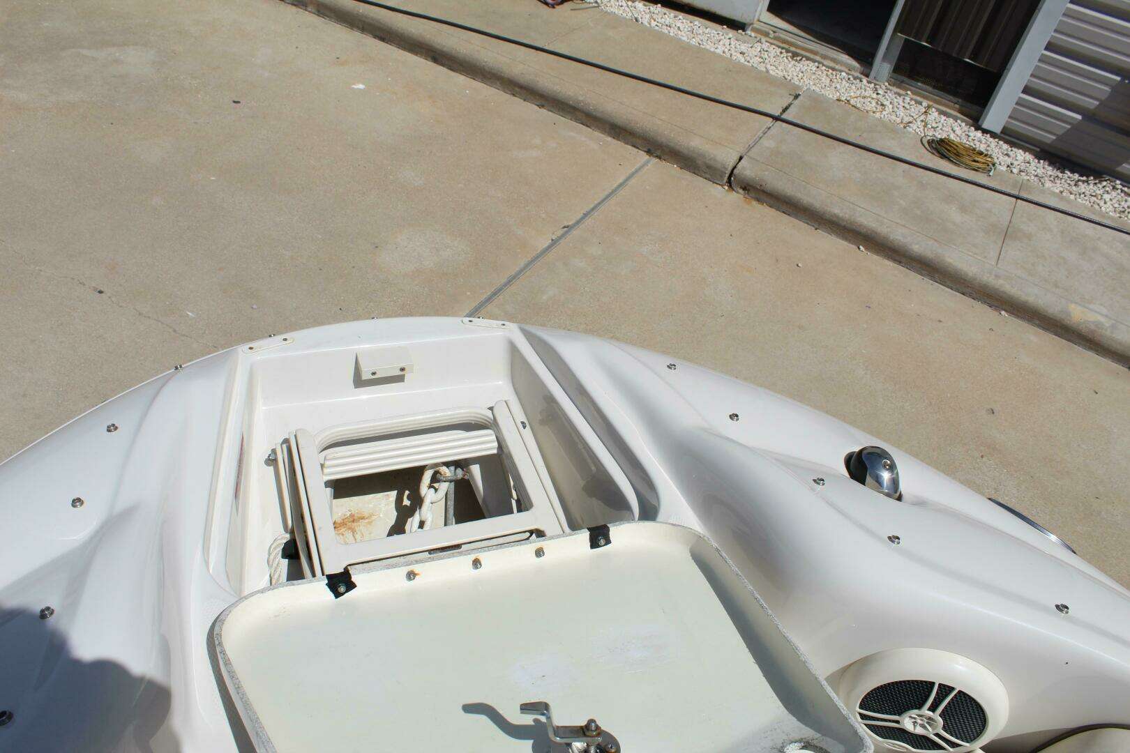 2008 Sea Ray 240 Sundeck - Image 18