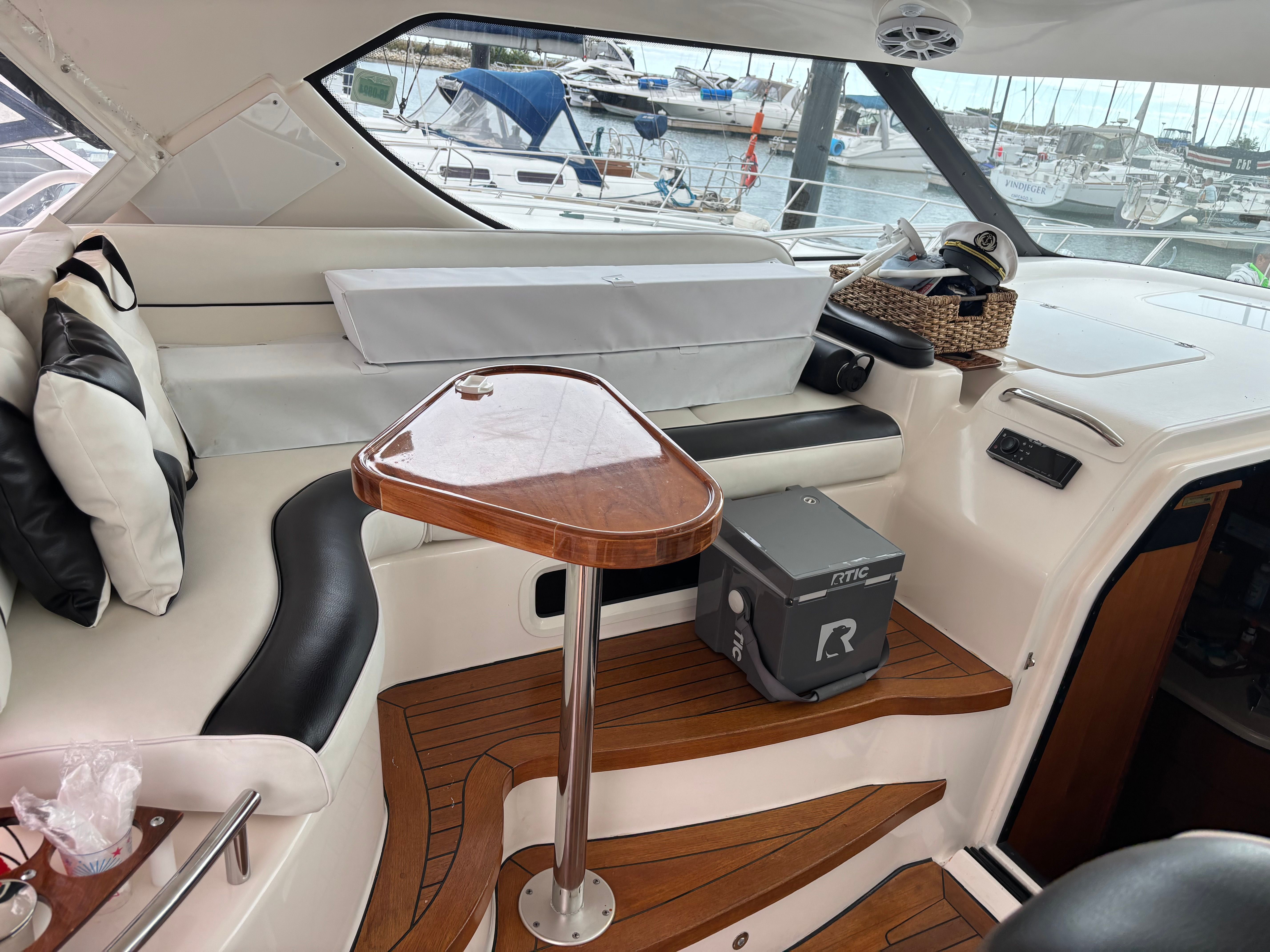 2006 Tiara Yachts 4400 Sovran - 7