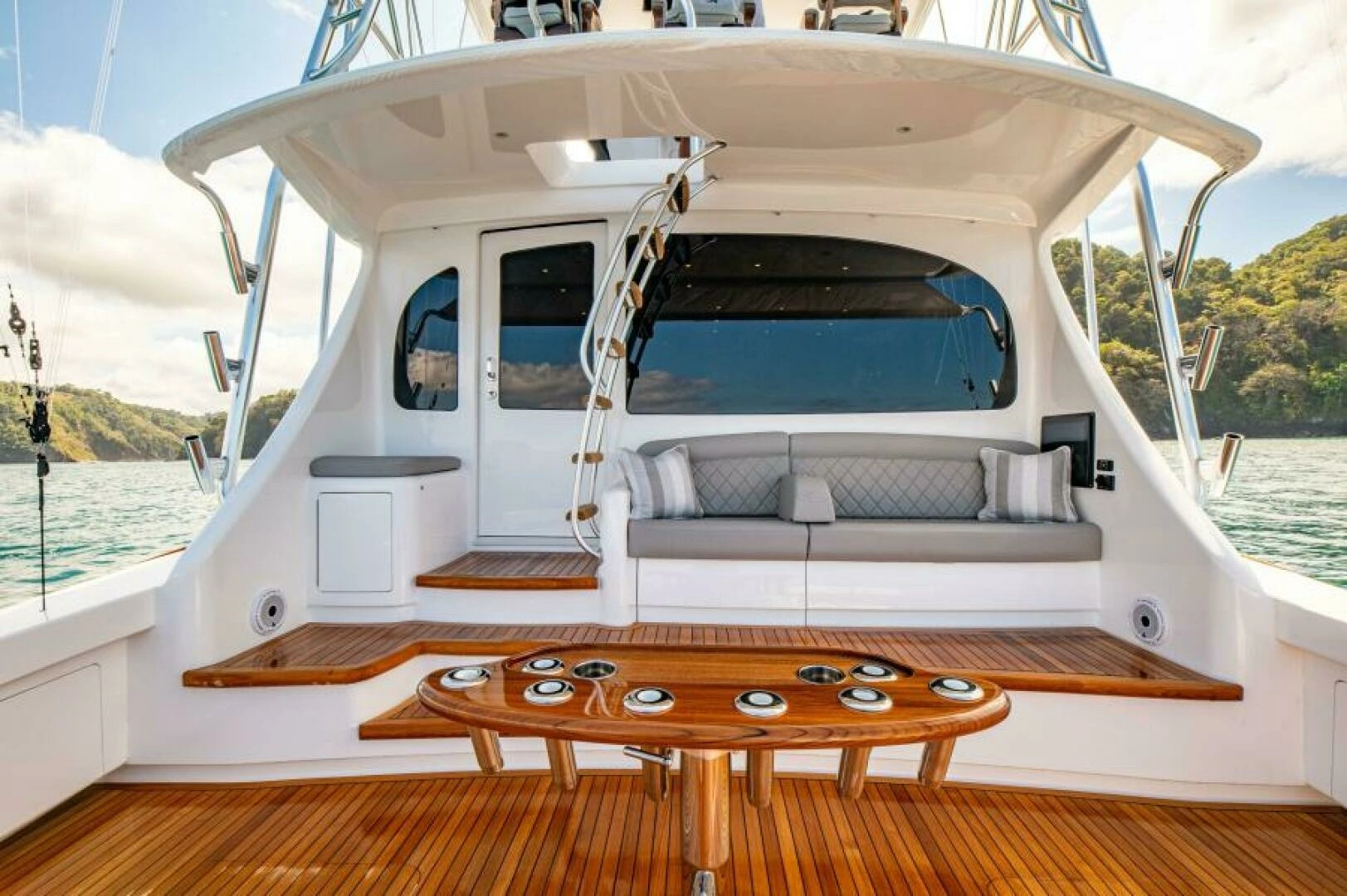2023 Viking 64 Convertible - Image 38