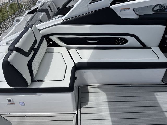 2026 Yamaha Boats 275SD - 10