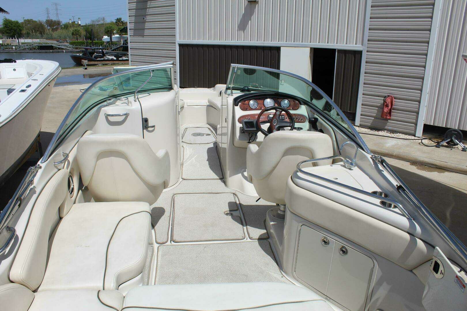 2008 Sea Ray 240 Sundeck - Image 3