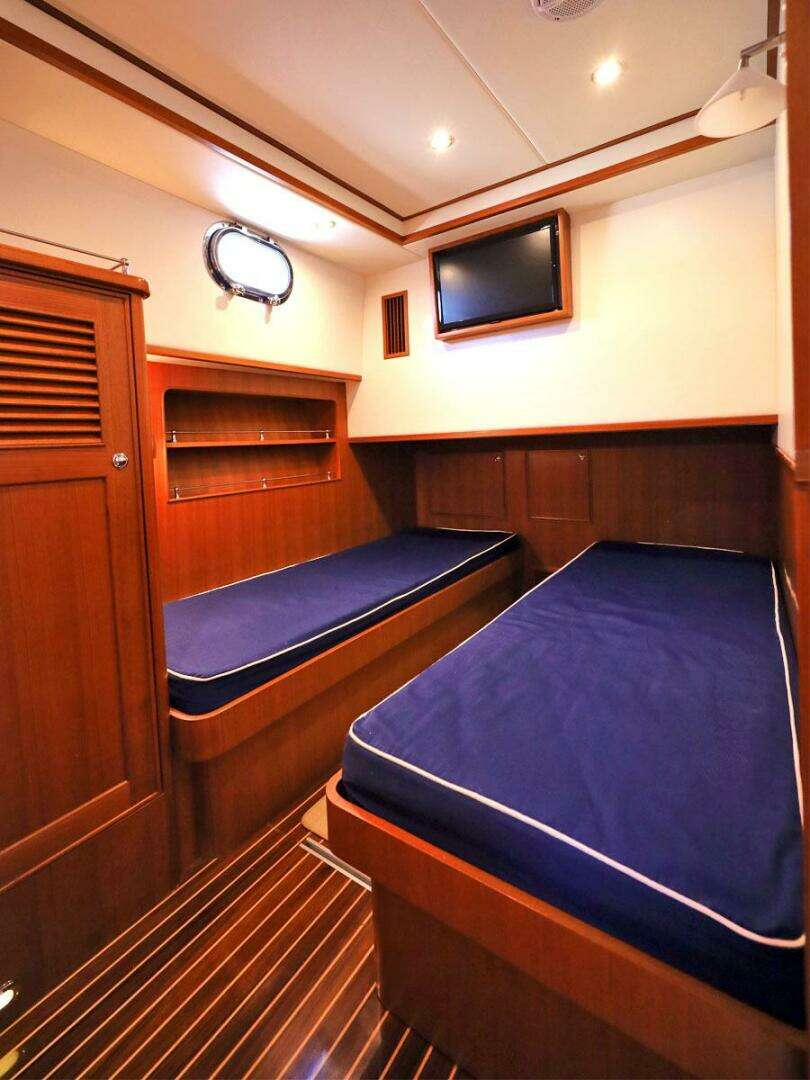 2014 Hunt Yachts — - Image 30