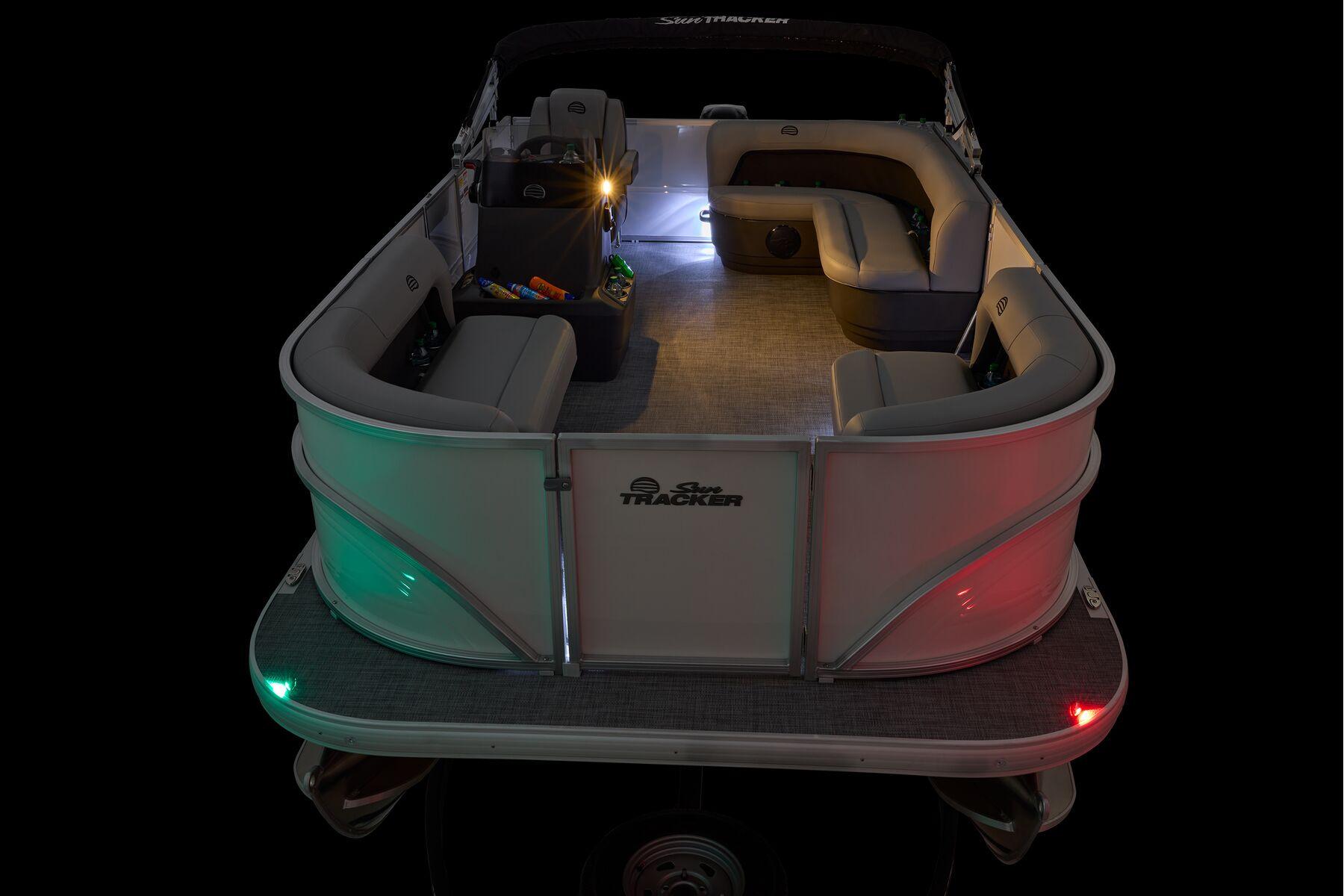 2026 Sun Tracker Party Barge 16 DLX - 58