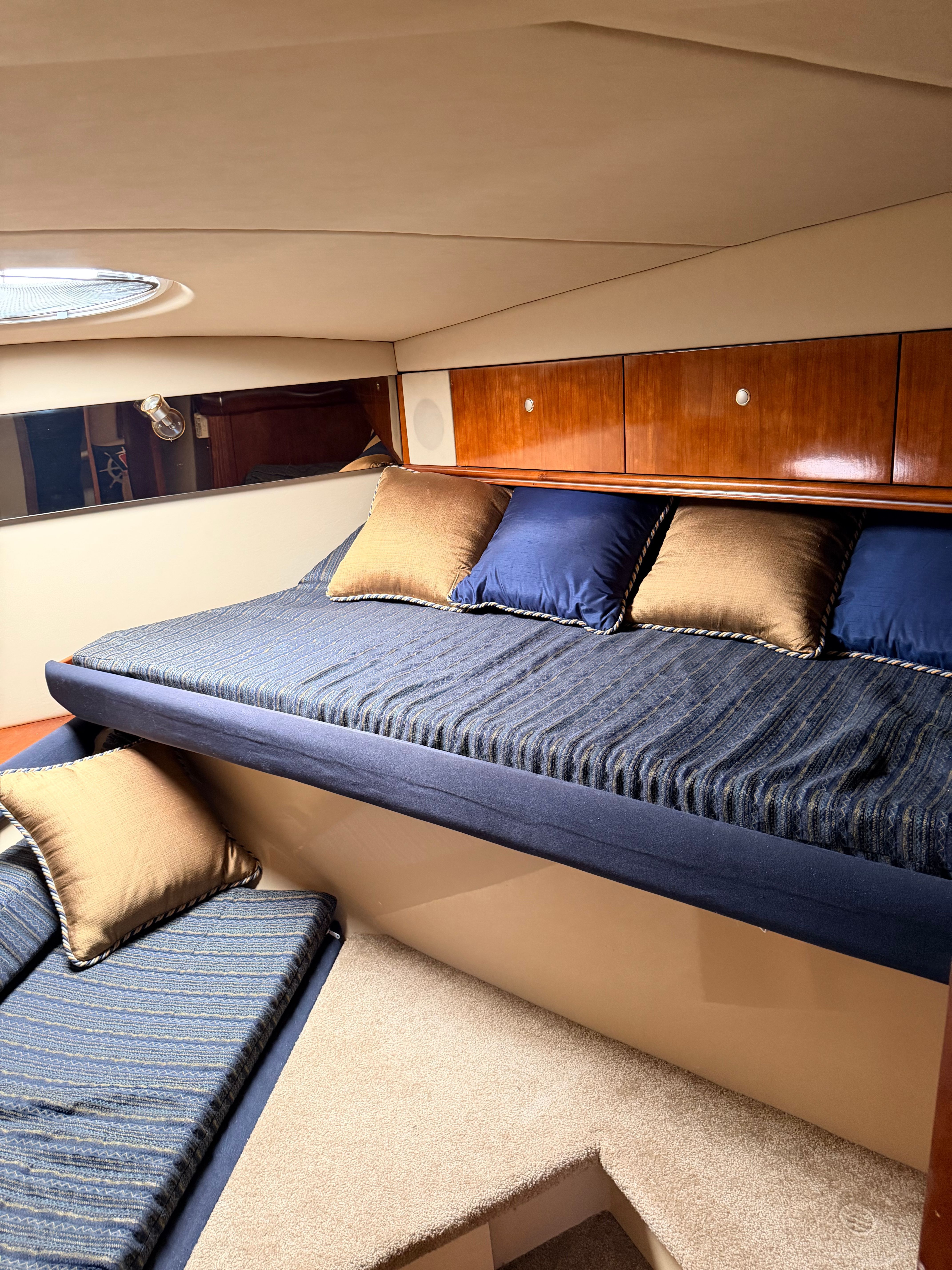 2006 Cruisers Yachts 460 Express - 32