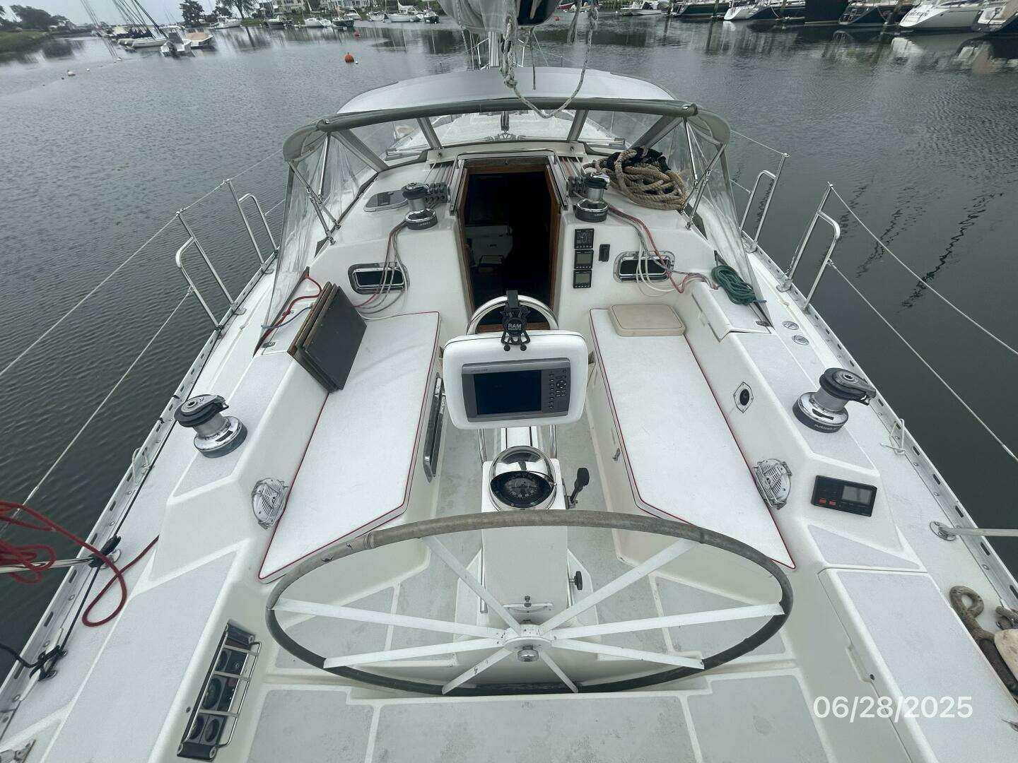 1995 Freedom 40/40 - Image 28