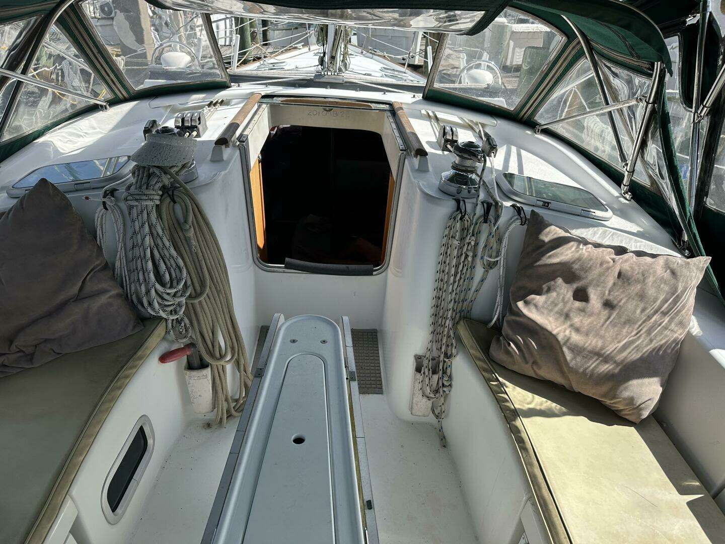 2004 Beneteau 423 - Image 8