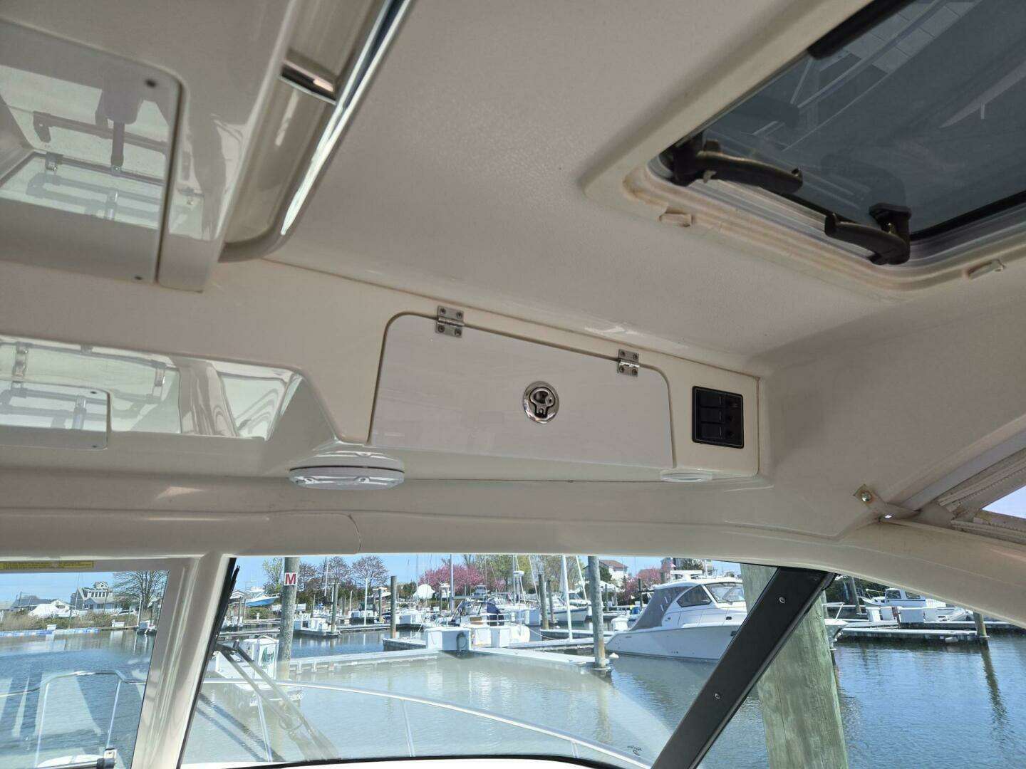 2013 Pursuit 345 Offshore - Image 7