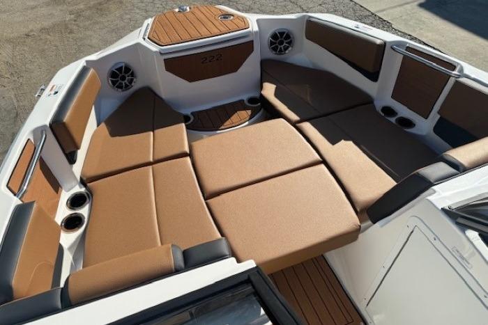 2026 Yamaha Boats 222SE interior with spacious seating and modern design.