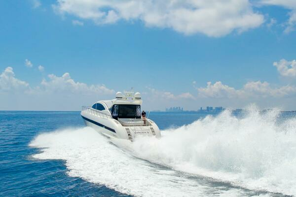 2001 Mangusta 72