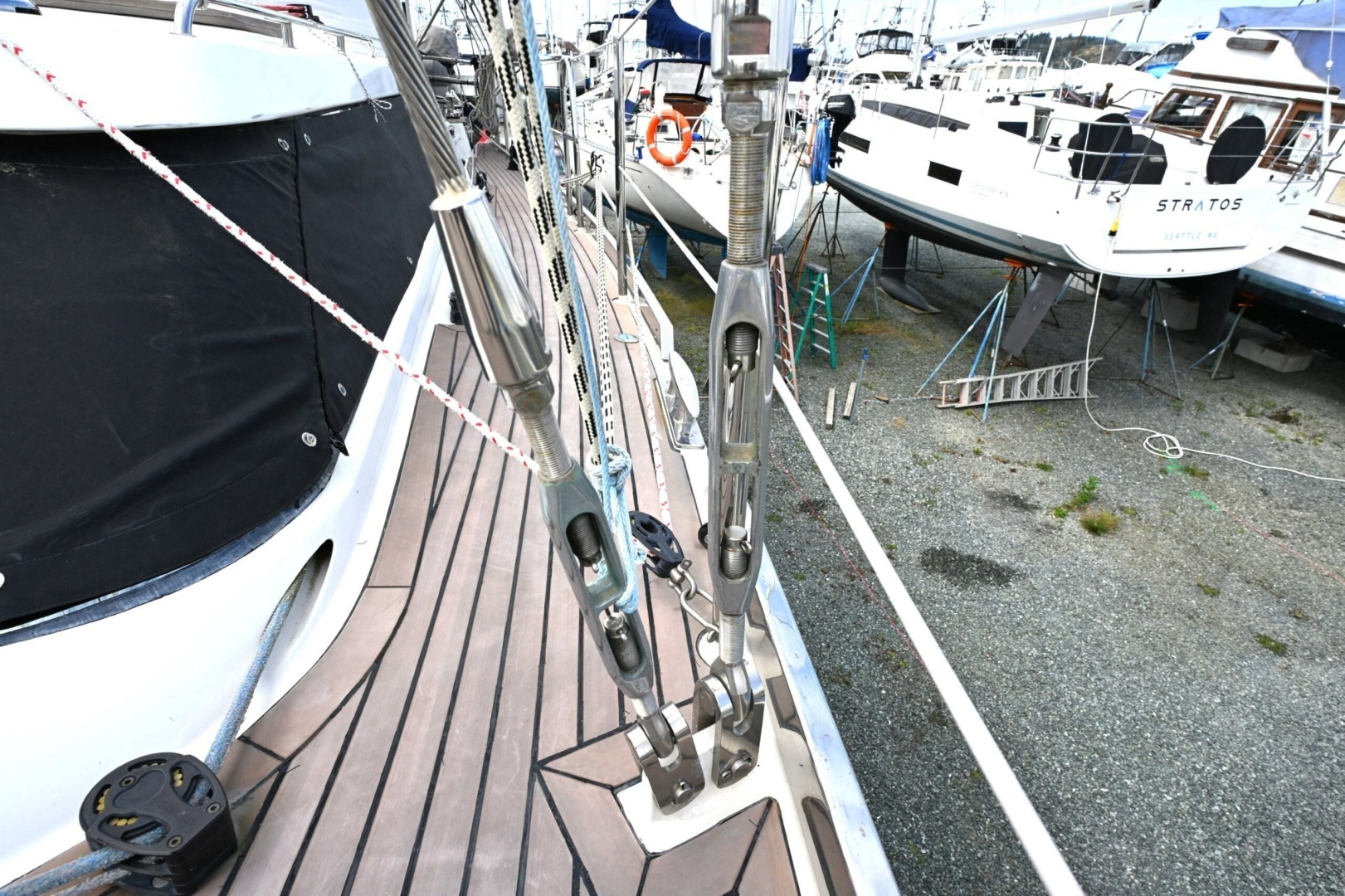 2006 Waterline 50 - Image 26